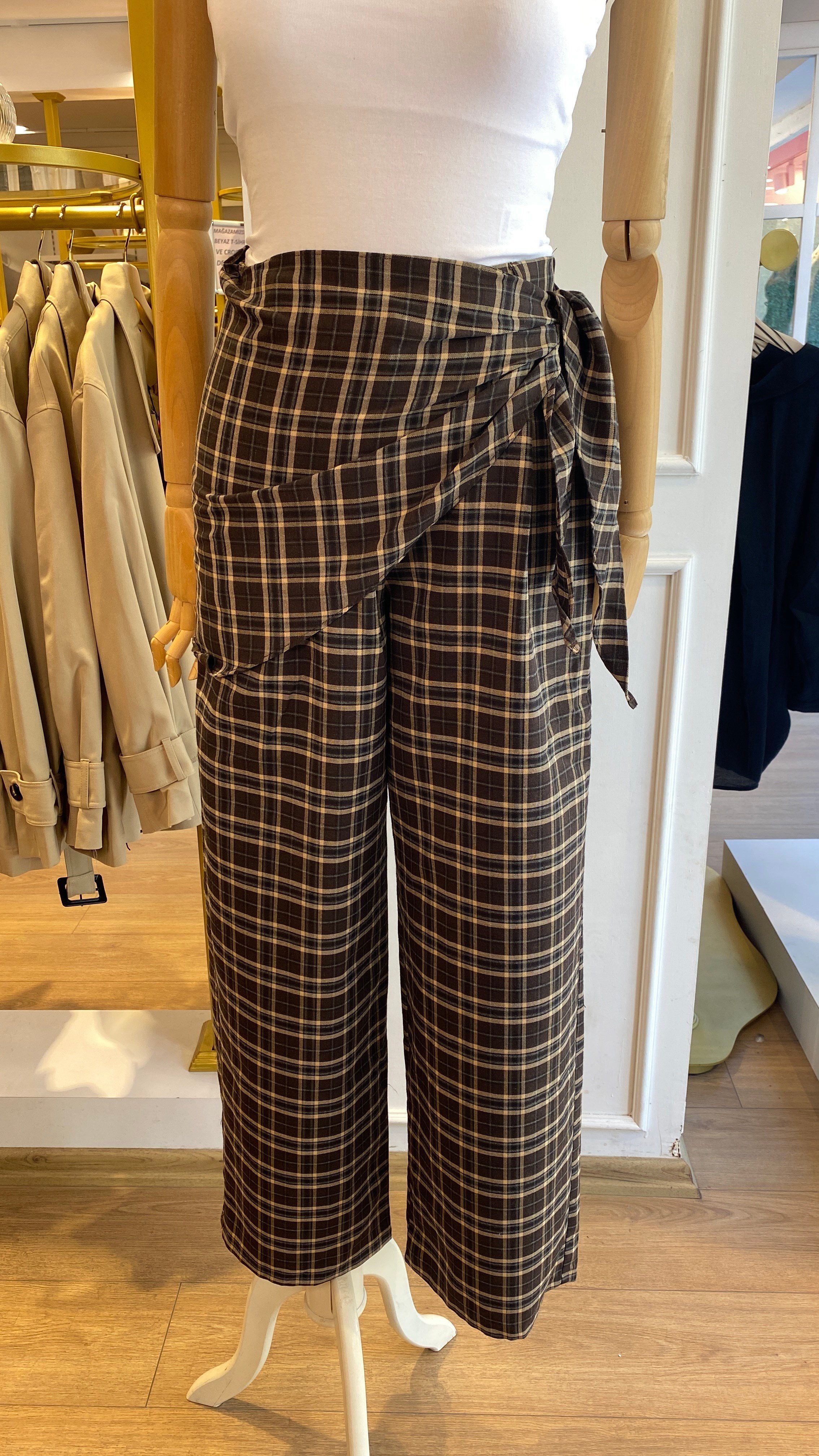 Şal Detaylı Pantolon