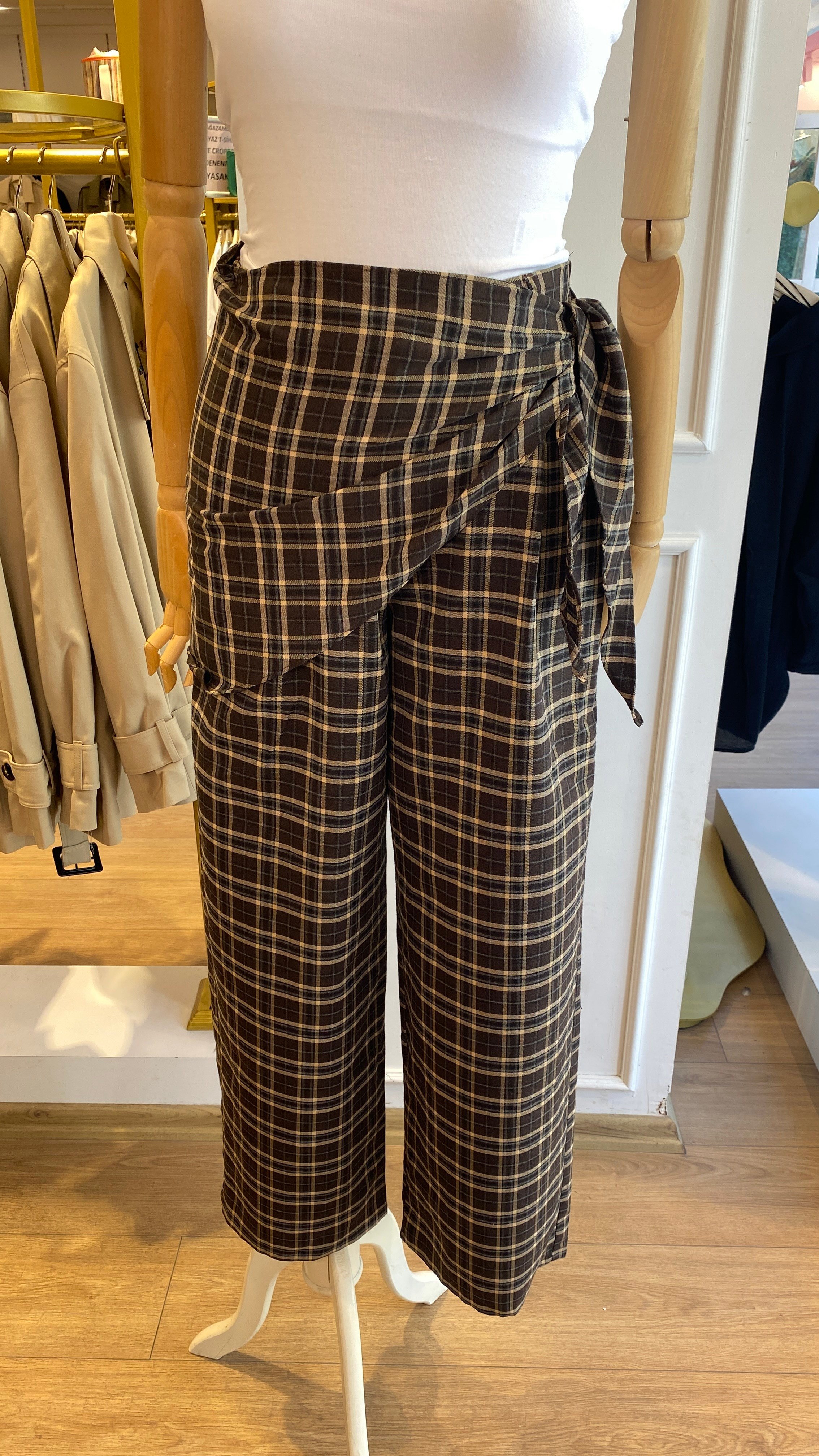 Şal Detaylı Pantolon