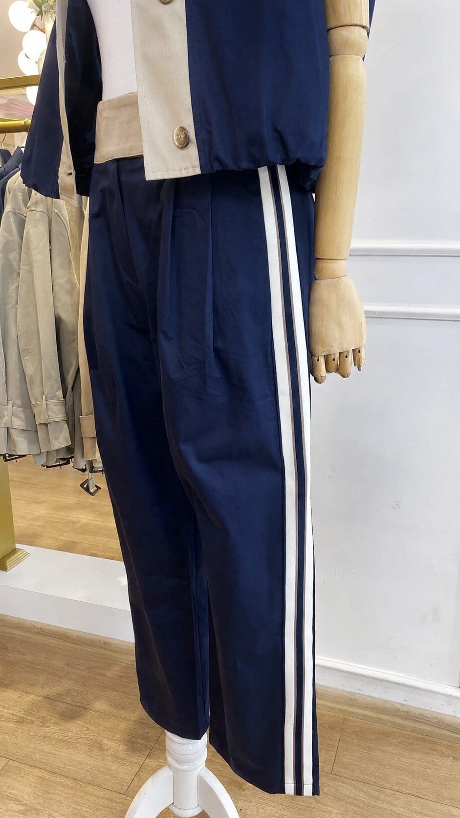 Şerit Detaylı Pantolon