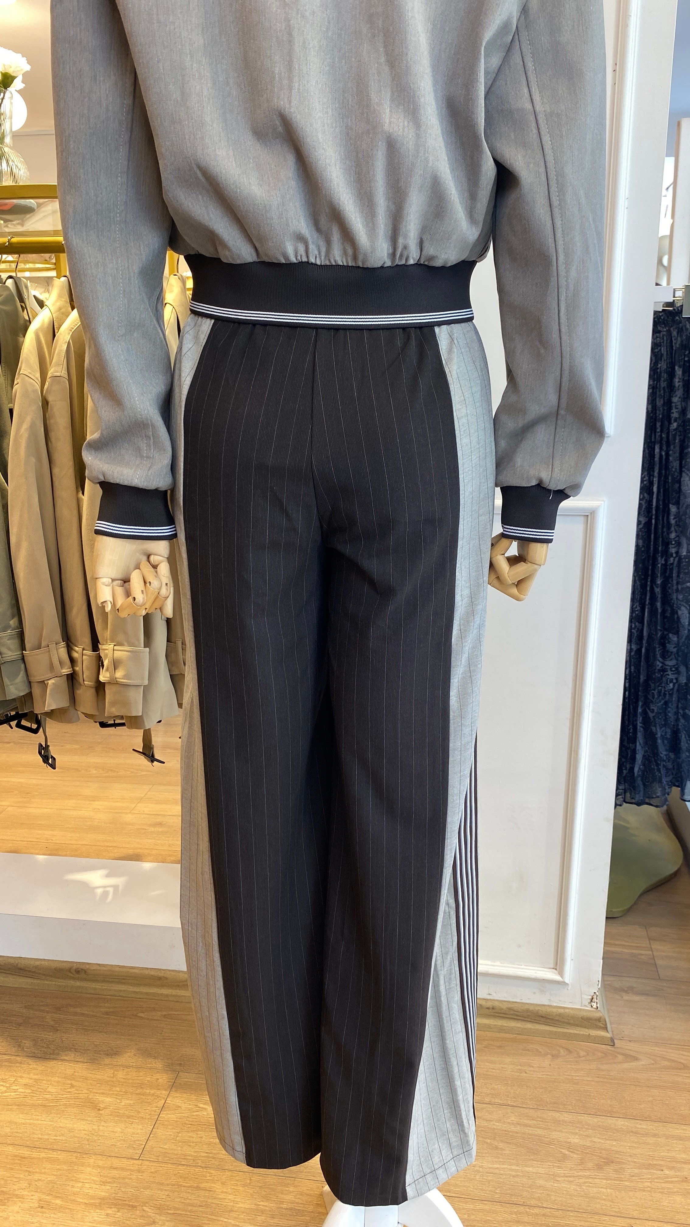 Şerit Detaylı Pantolon