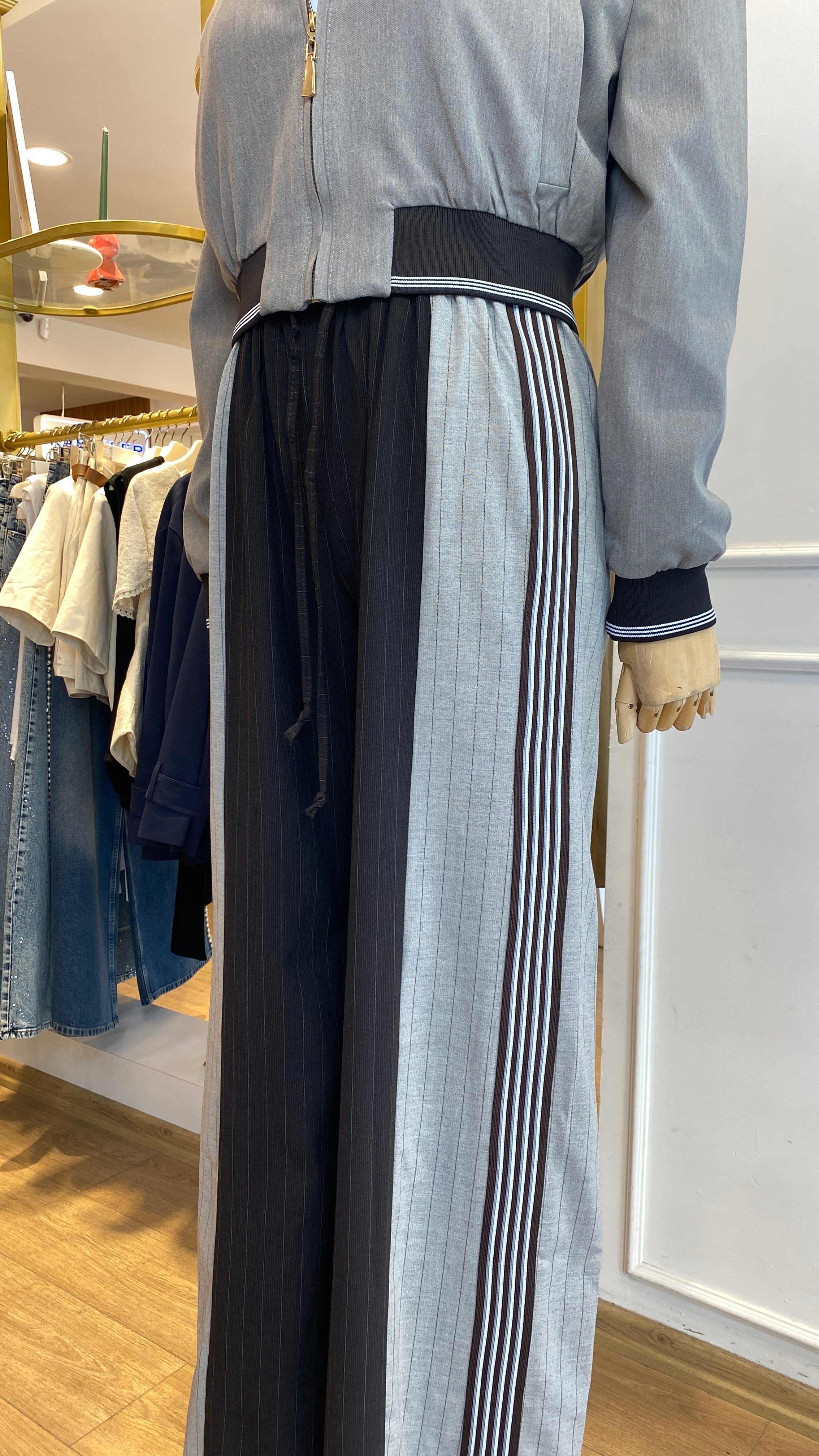Şerit Detaylı Pantolon