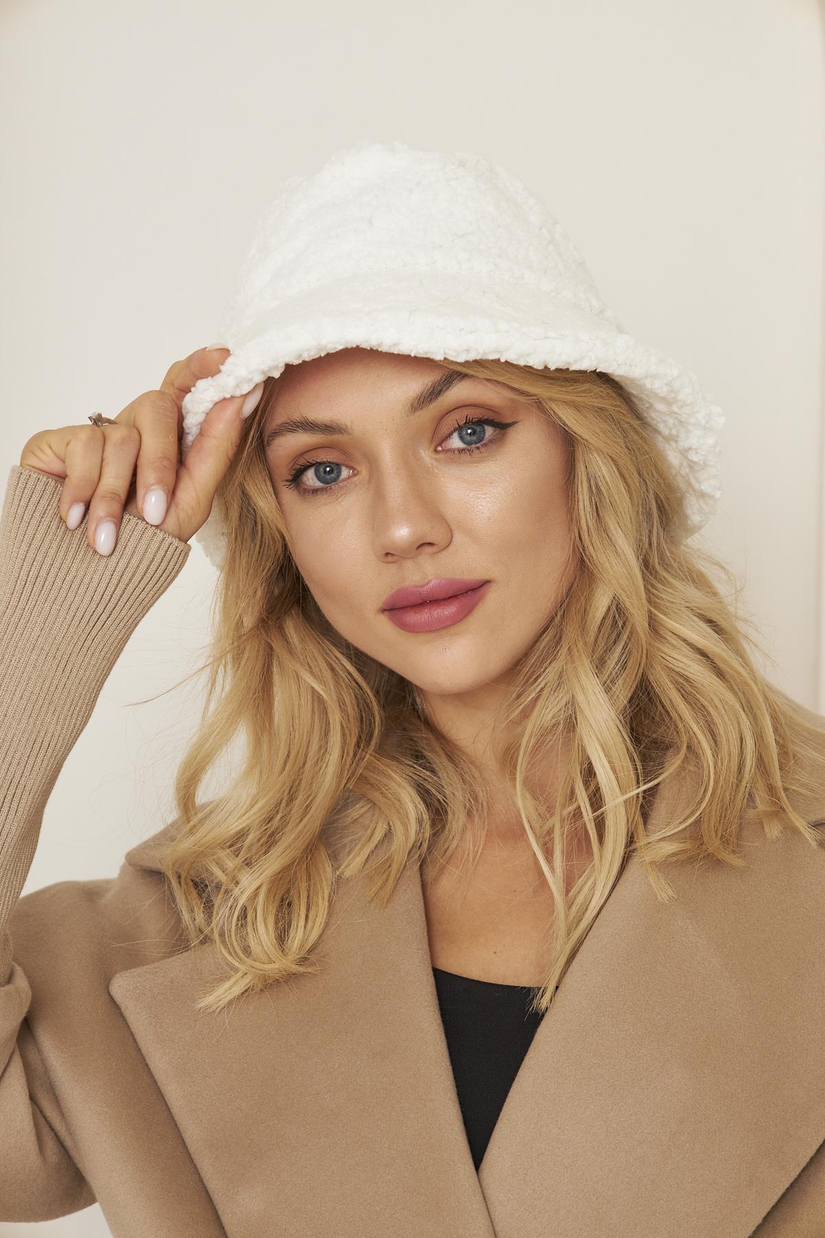 Beyaz Kadın Peluş Kova Model Balıkçı Bucket Hat Kışlık Şapka