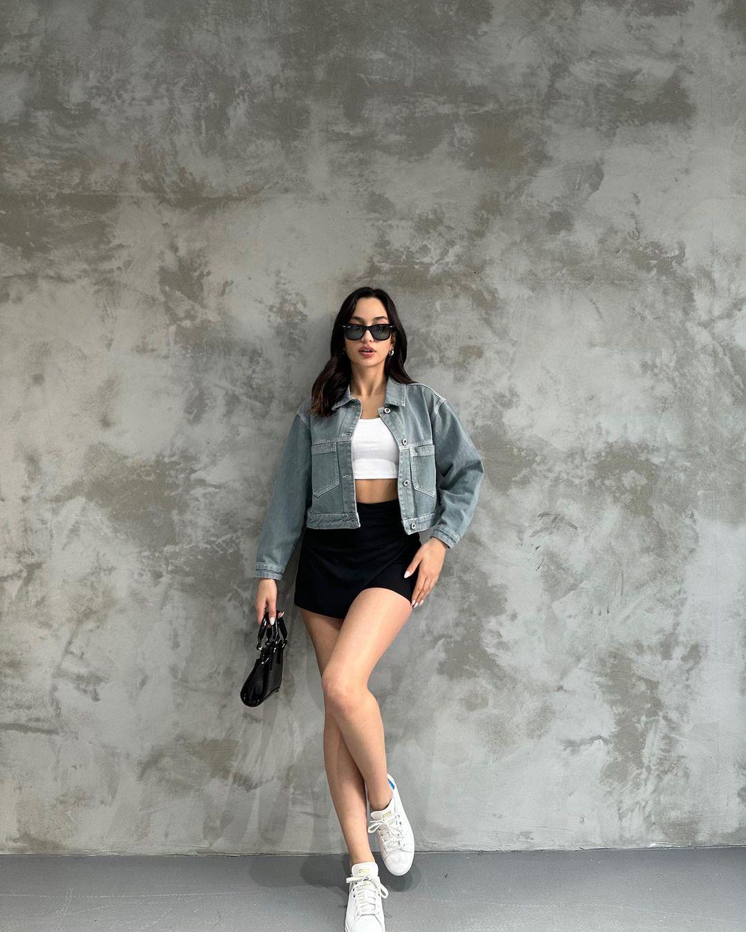 Kadın Çift Cepli Fermuarlı Crop Denim Ceket