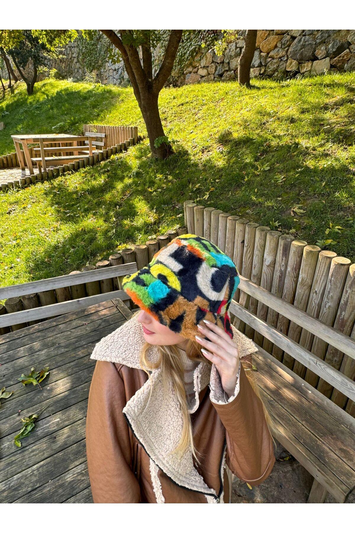 Kadın Renkli Peluş Kova Şapka