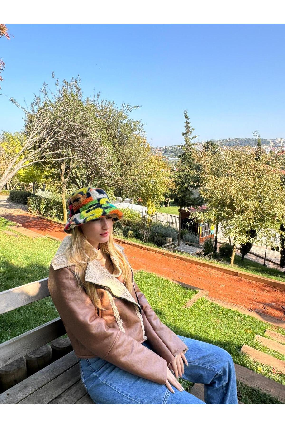 Kadın Renkli Peluş Kova Şapka