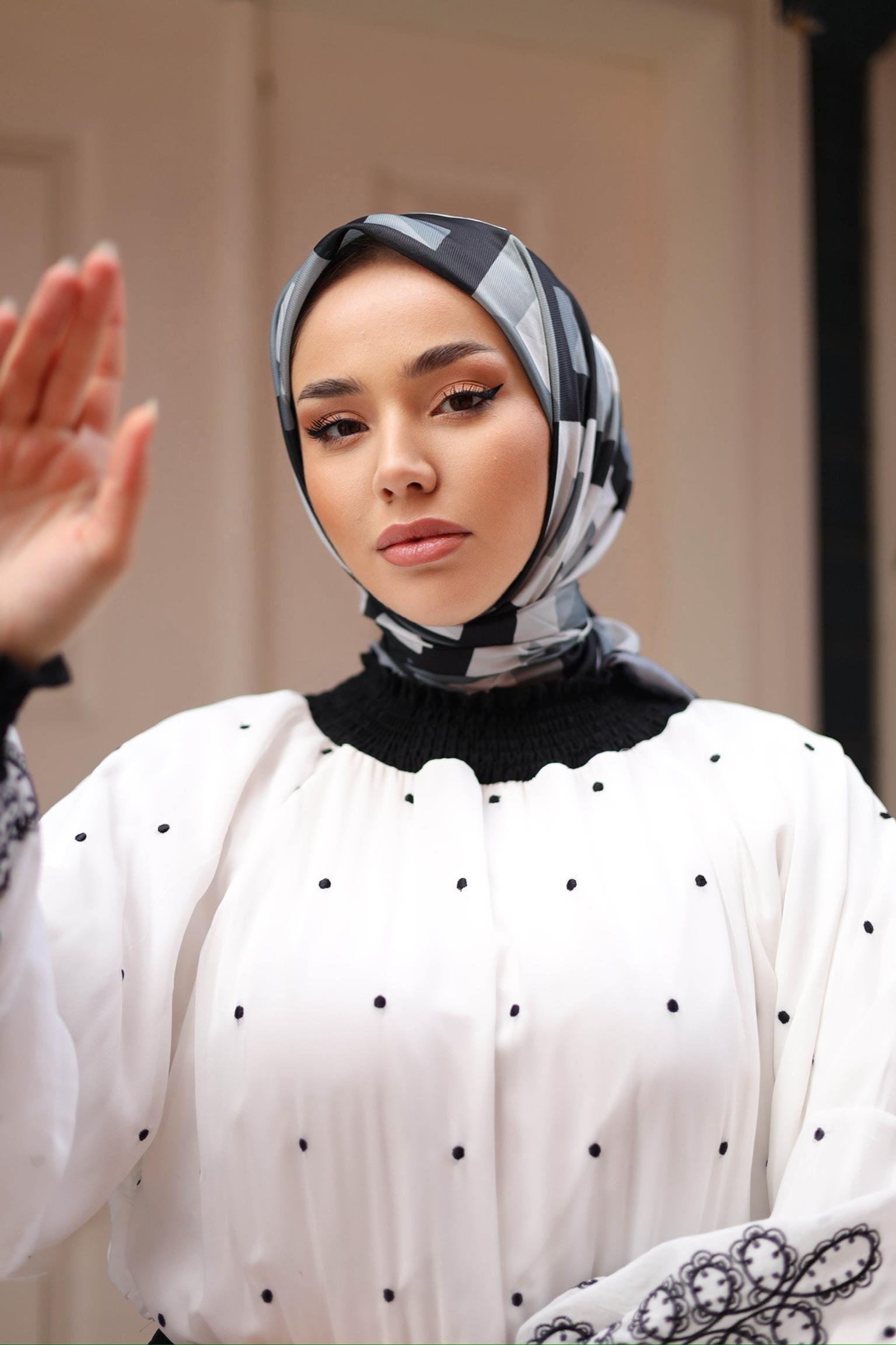 Desenli soft eşarp siyah beyaz