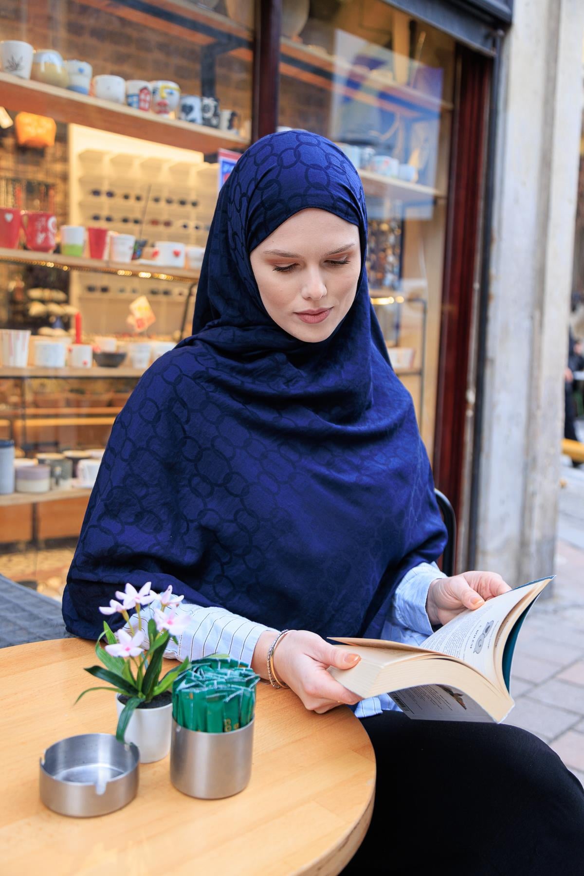 HALKA KRAŞ LACİVERT