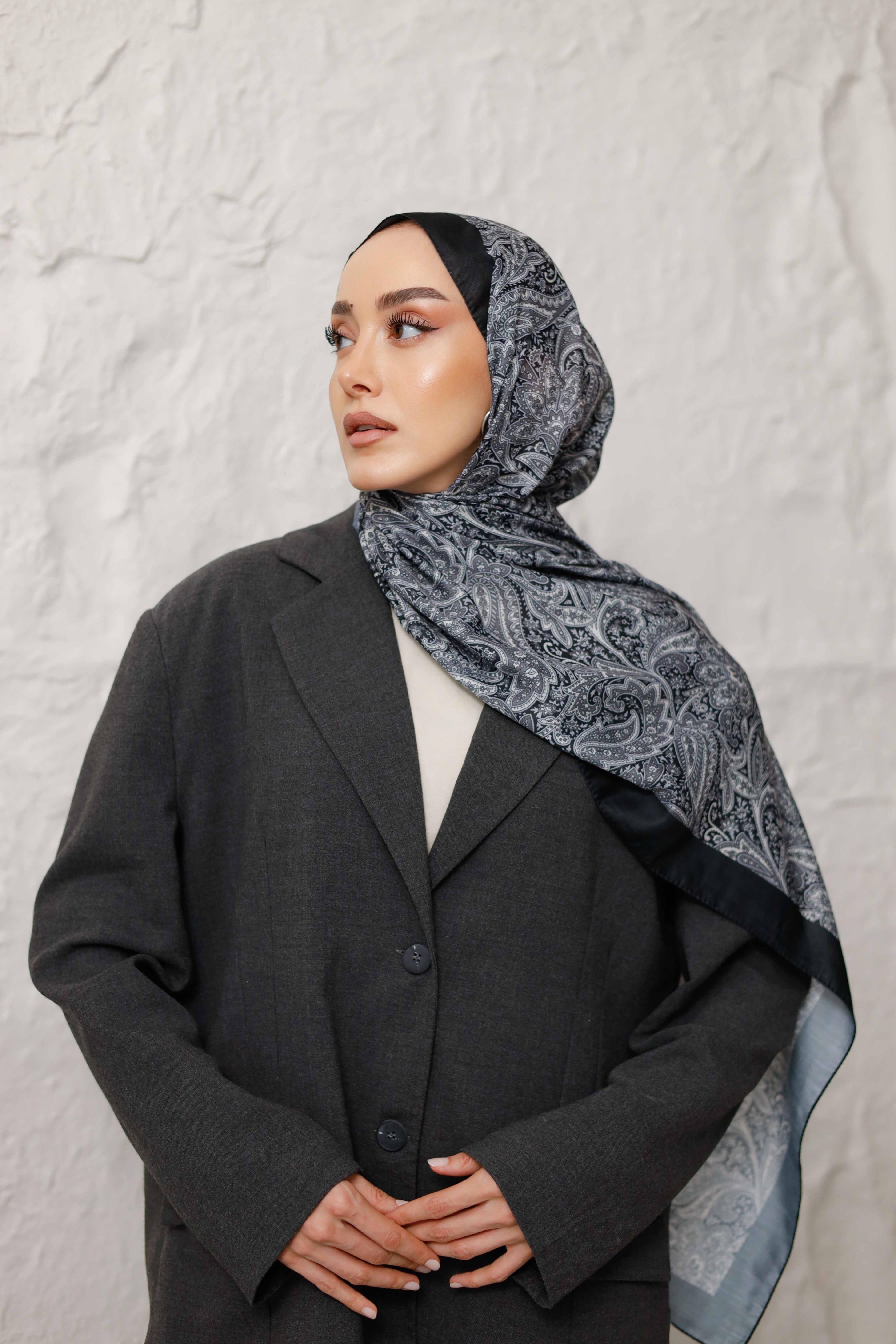 LARİSA ŞAL ANTRASİT
