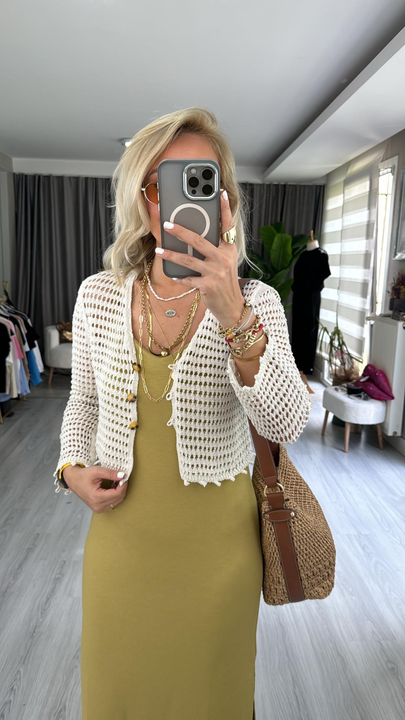 ACURLU BEJ TRİKO HIRKA