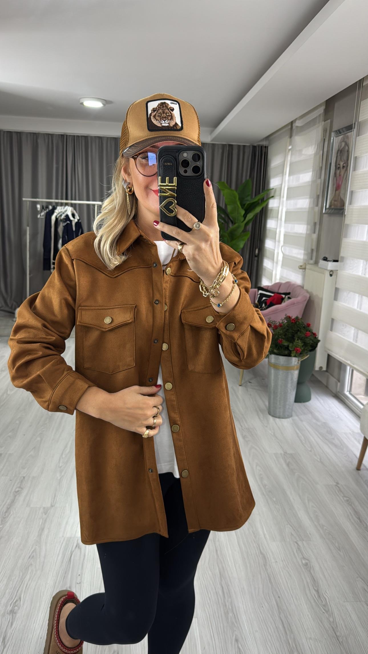 Çıtçıt Düğmeli Taba Süet Gömlek