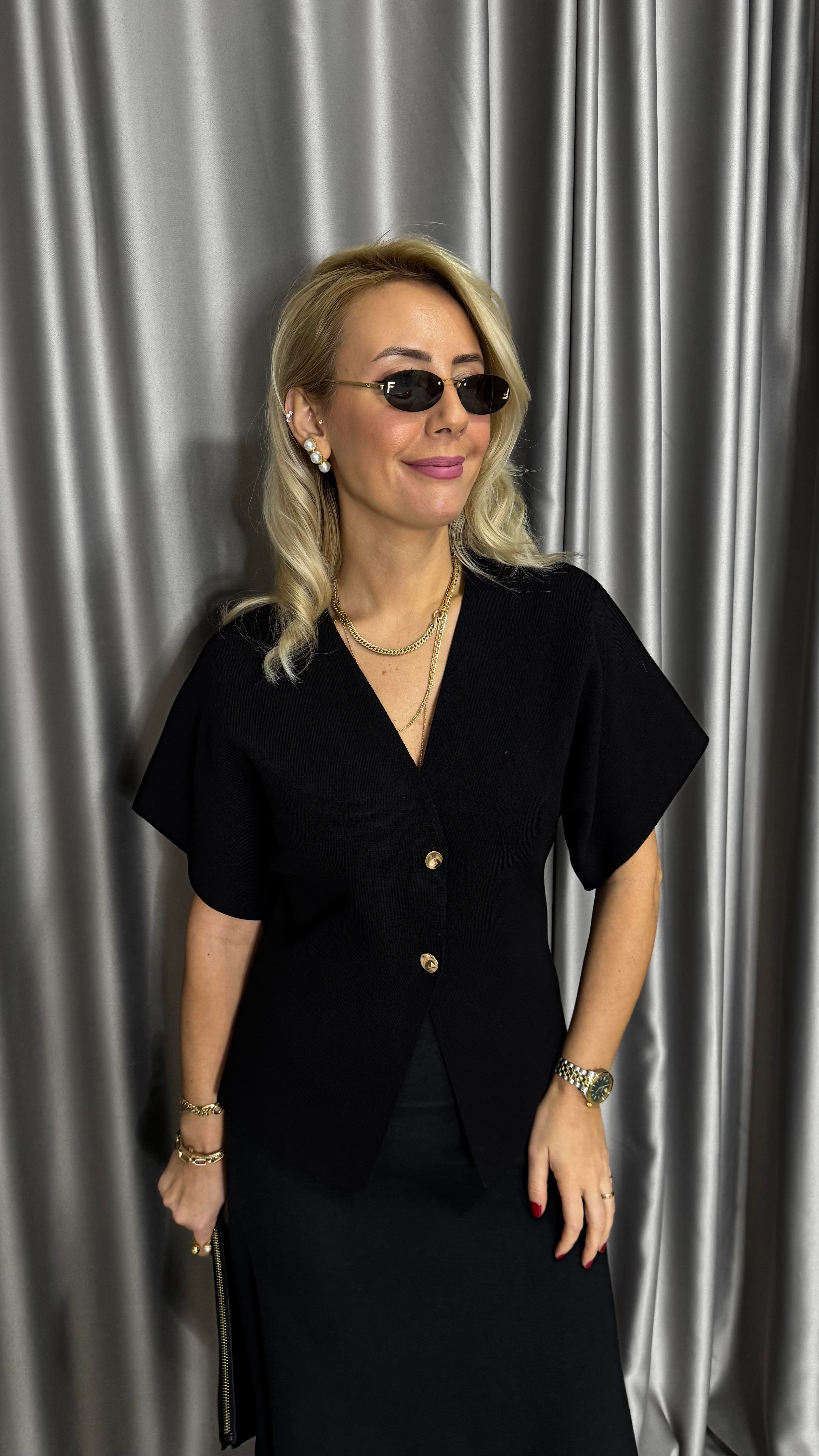 Dilvin V Yaka Gold Düğmeli Siyah Triko Hırka