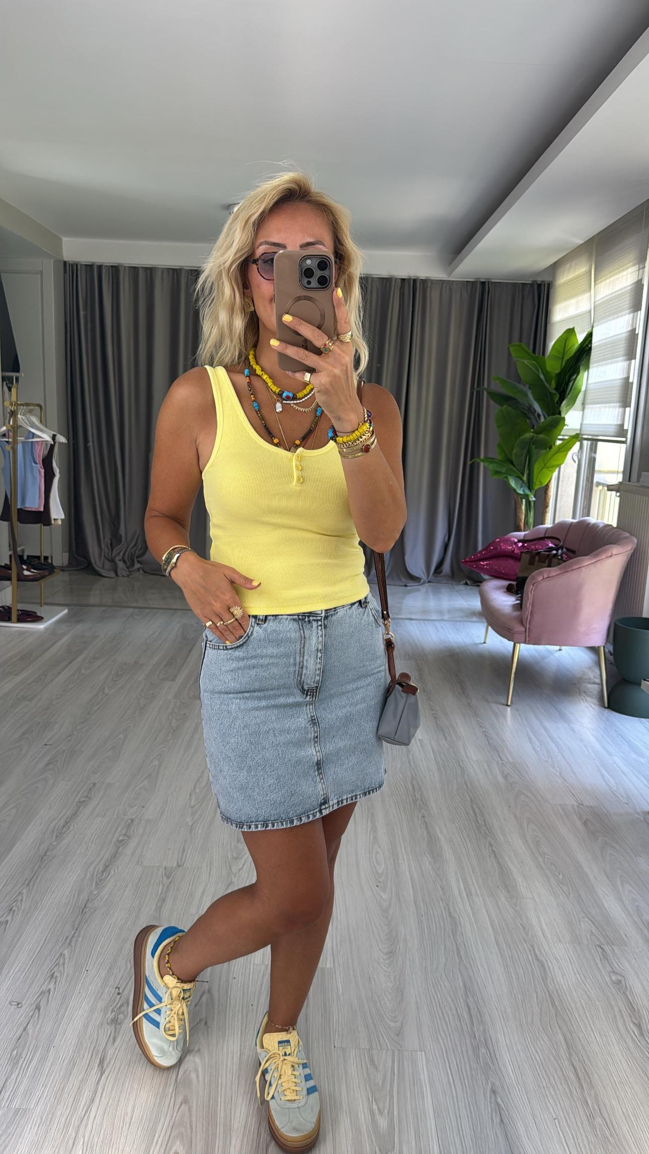 Düğmeli Askılı Sarı Atlet Bluz