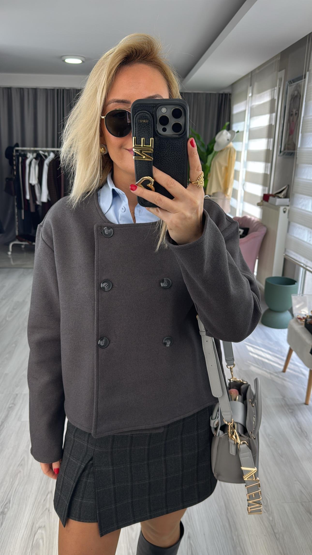 Düğmeli Gri Kaşe Ceket