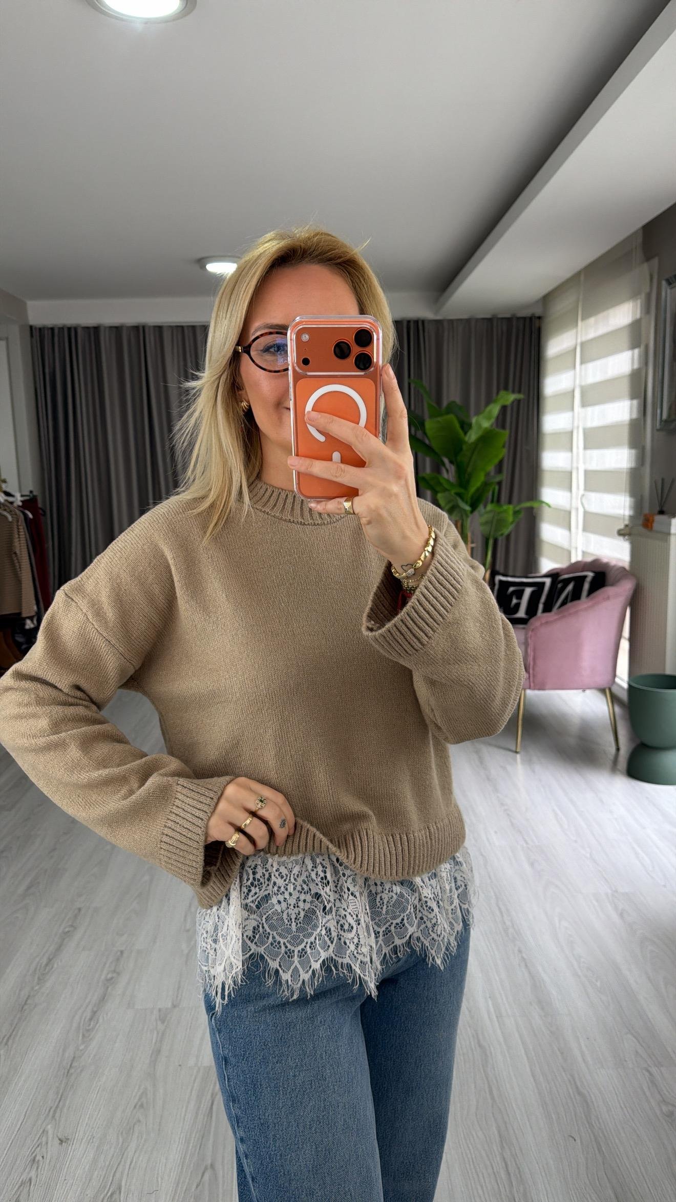 Etek Ucu Dantelli Basic Açık Bej Triko