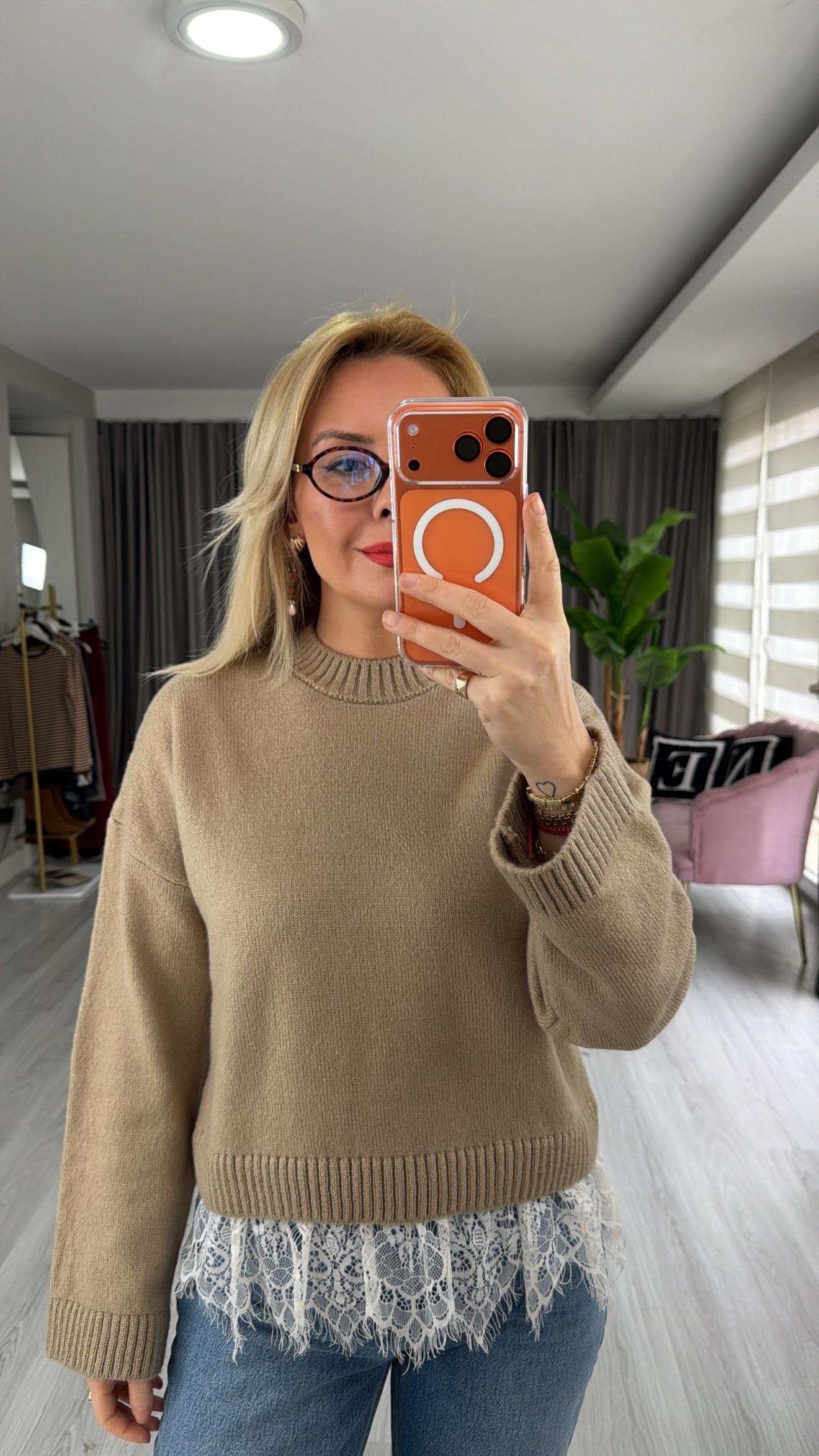 Etek Ucu Dantelli Basic Açık Bej Triko