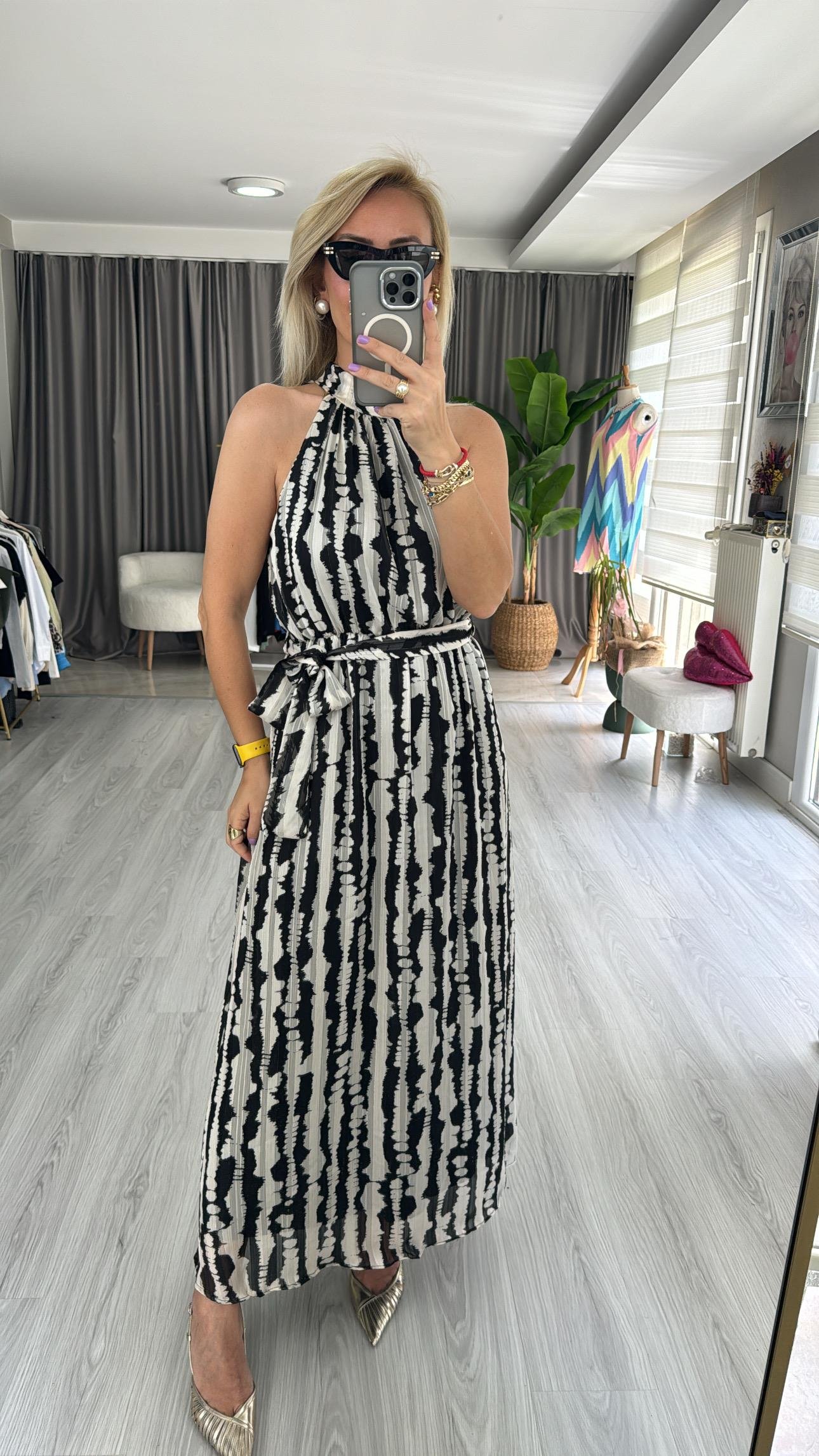 HALTER YAKA MAXİ BOY DESENLİ ELBİSE