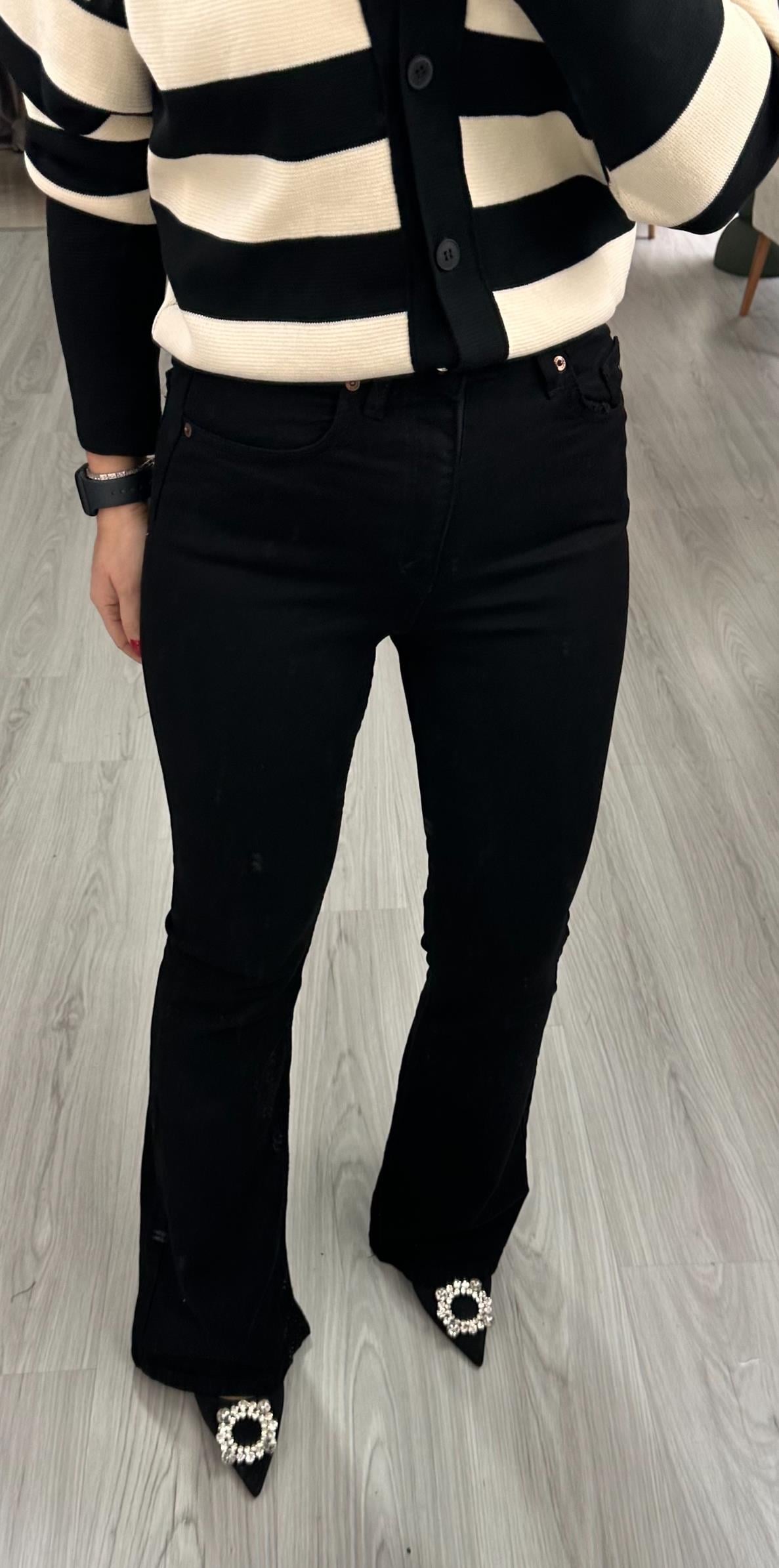 İSPANYOL PAÇA SİYAH JEAN 