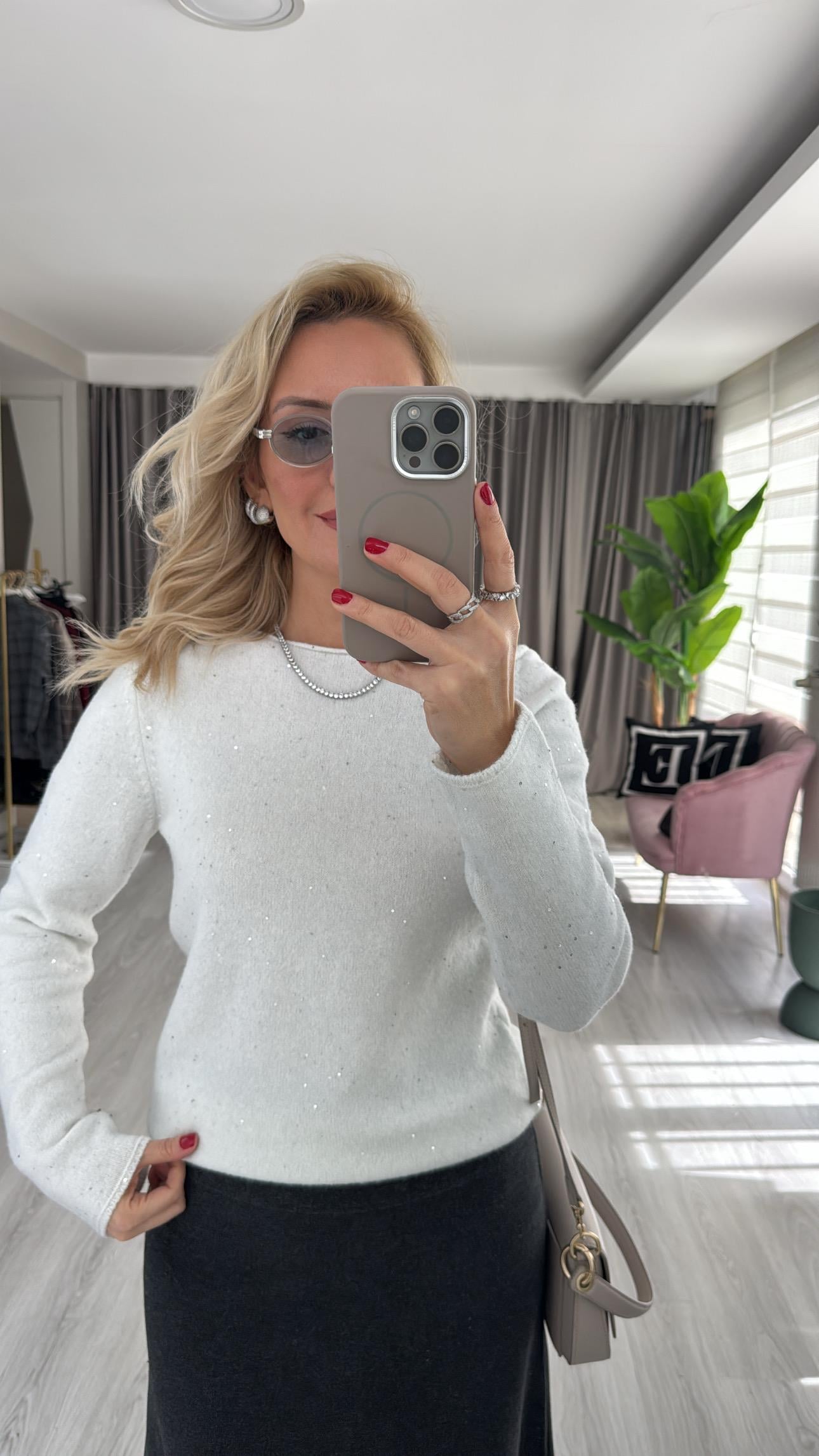 Kayık Yaka Pullu Simli Ekru Triko