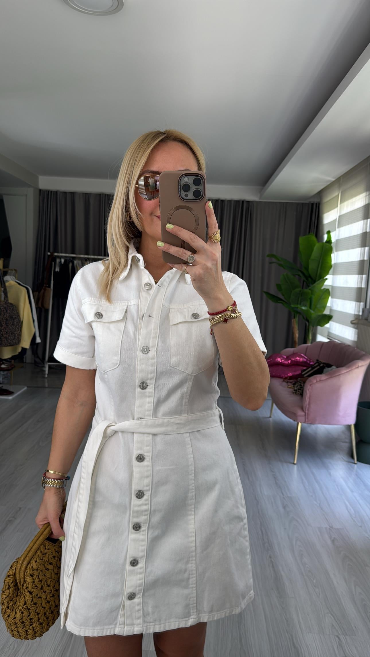 Kuşaklı Komple Düğmeli Beyaz Jean Elbise