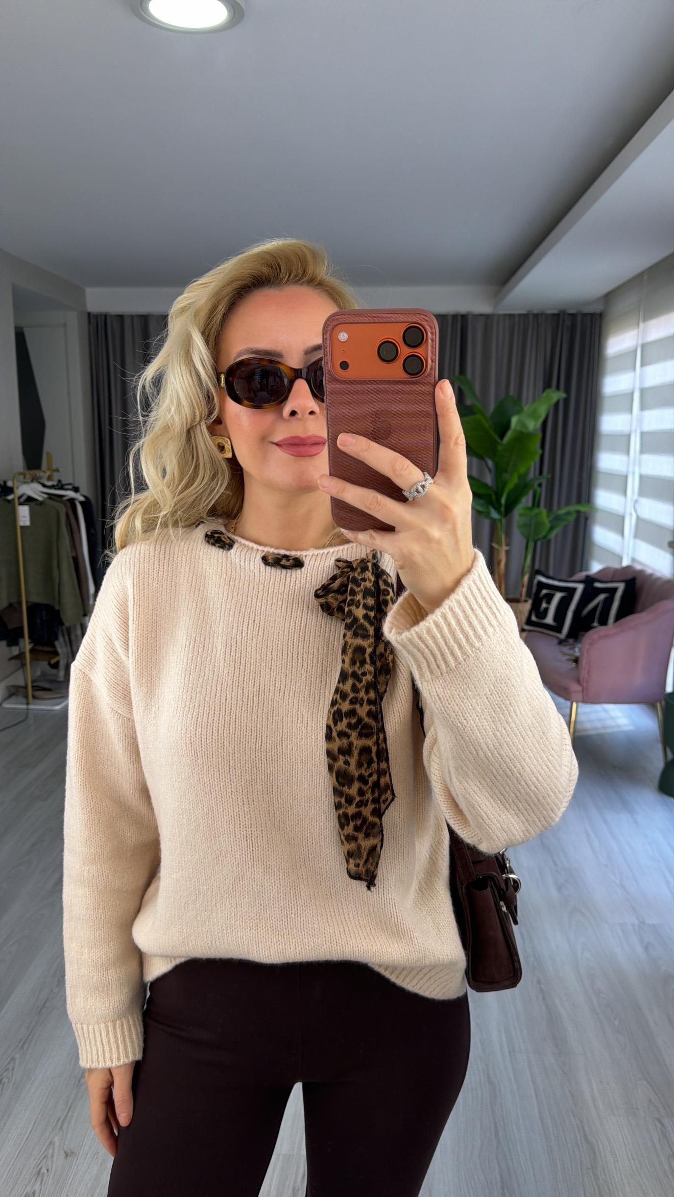 Leopar Desen Fularlı Ekru Triko