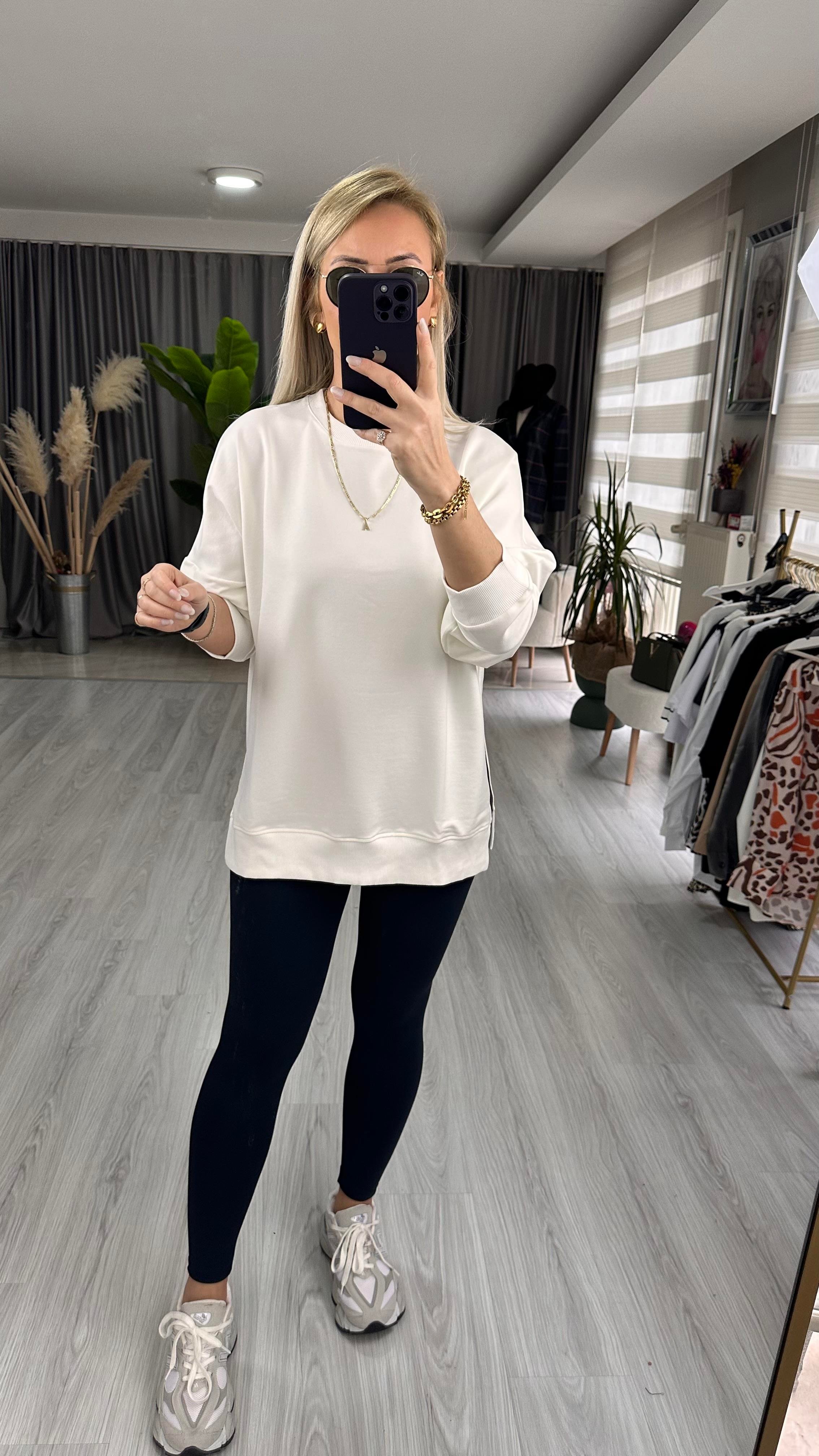 MODAL KUMAŞ YANI YIRTMAÇLI EKRU SWEAT