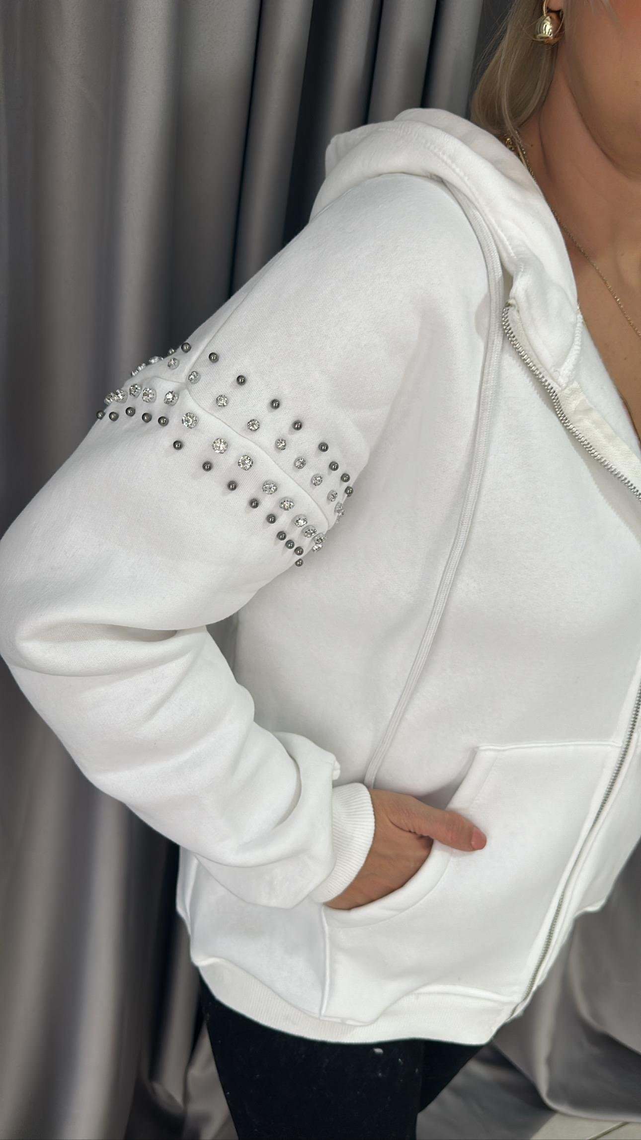 OMZU TAŞLI, ŞARDONLU, ORJİNAL MODEL, BEYAZ SWEATSHİRT