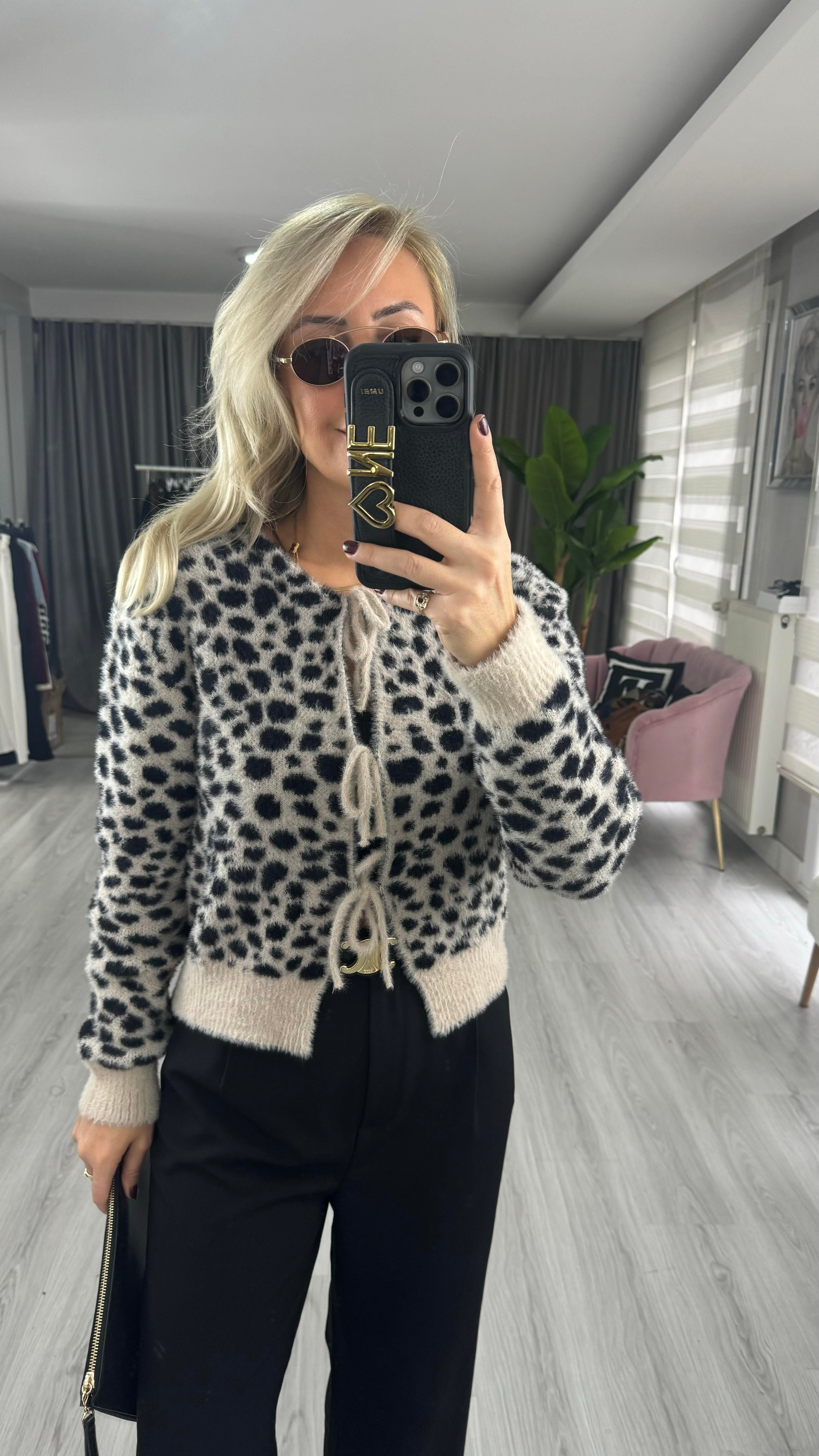 Önden Bağlamalı Leopar Desen Triko