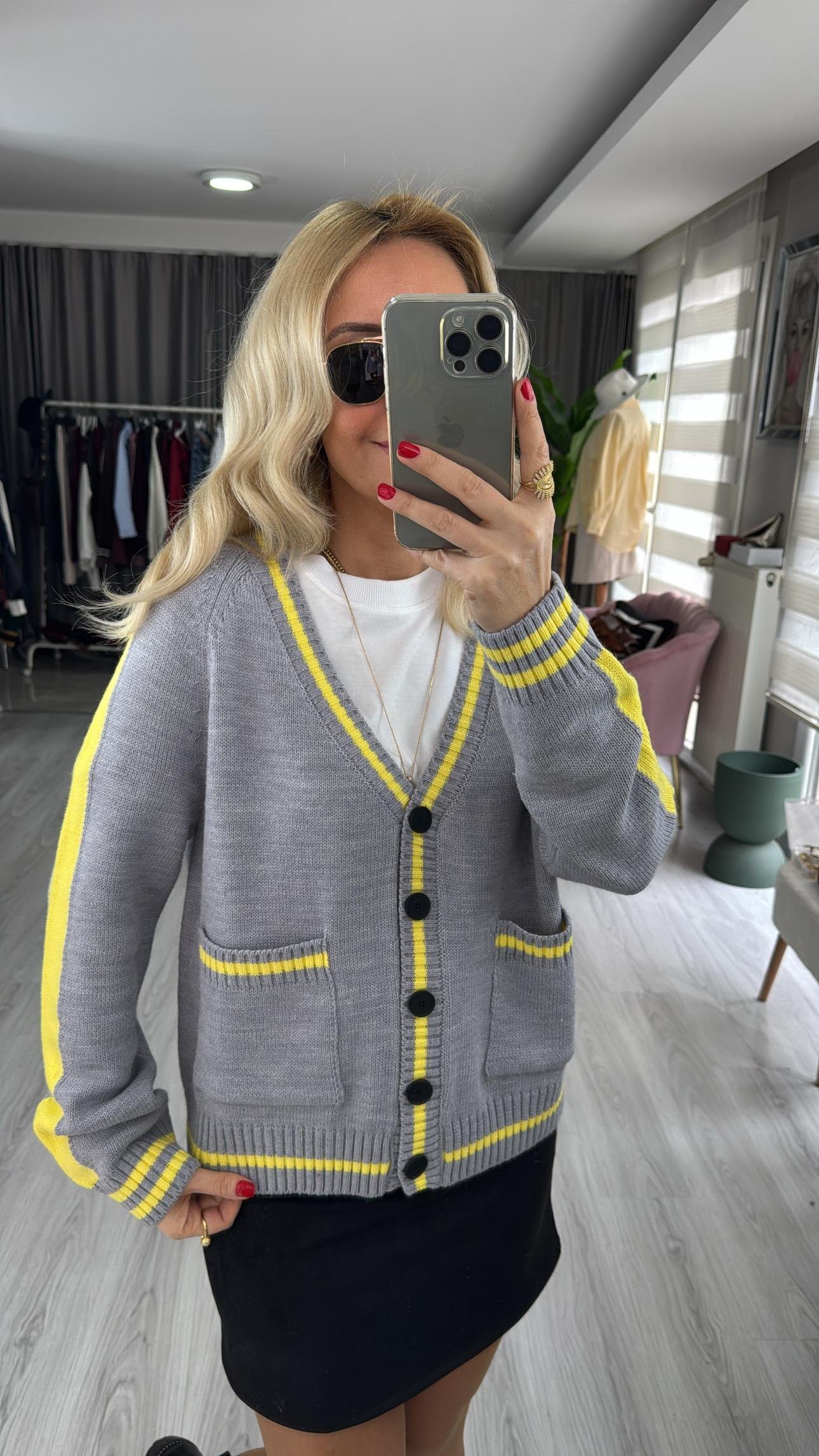 Orijinal Model Dilvin Sarı Şeritli Gri Triko Hırka