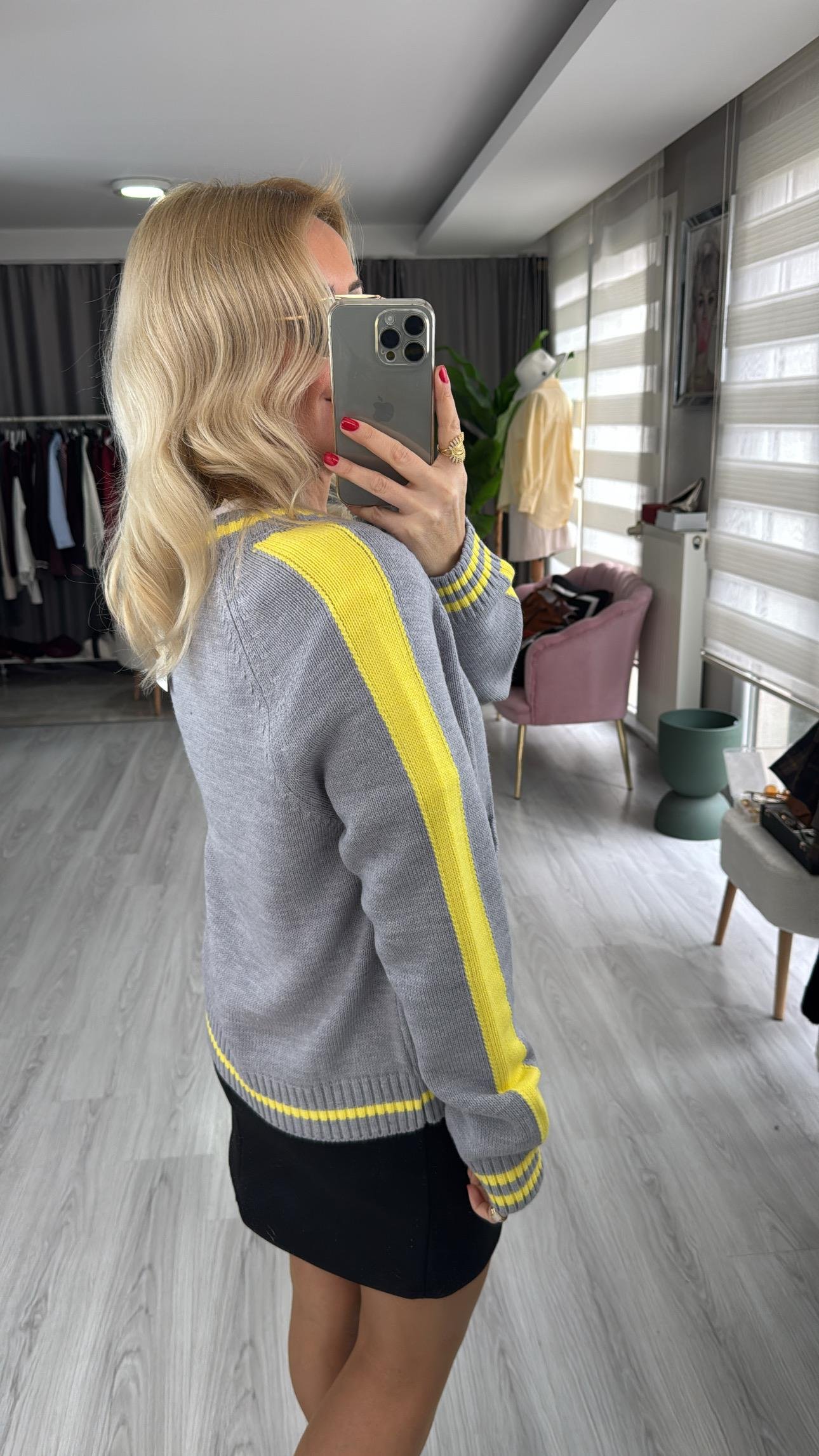 Orijinal Model Dilvin Sarı Şeritli Gri Triko Hırka