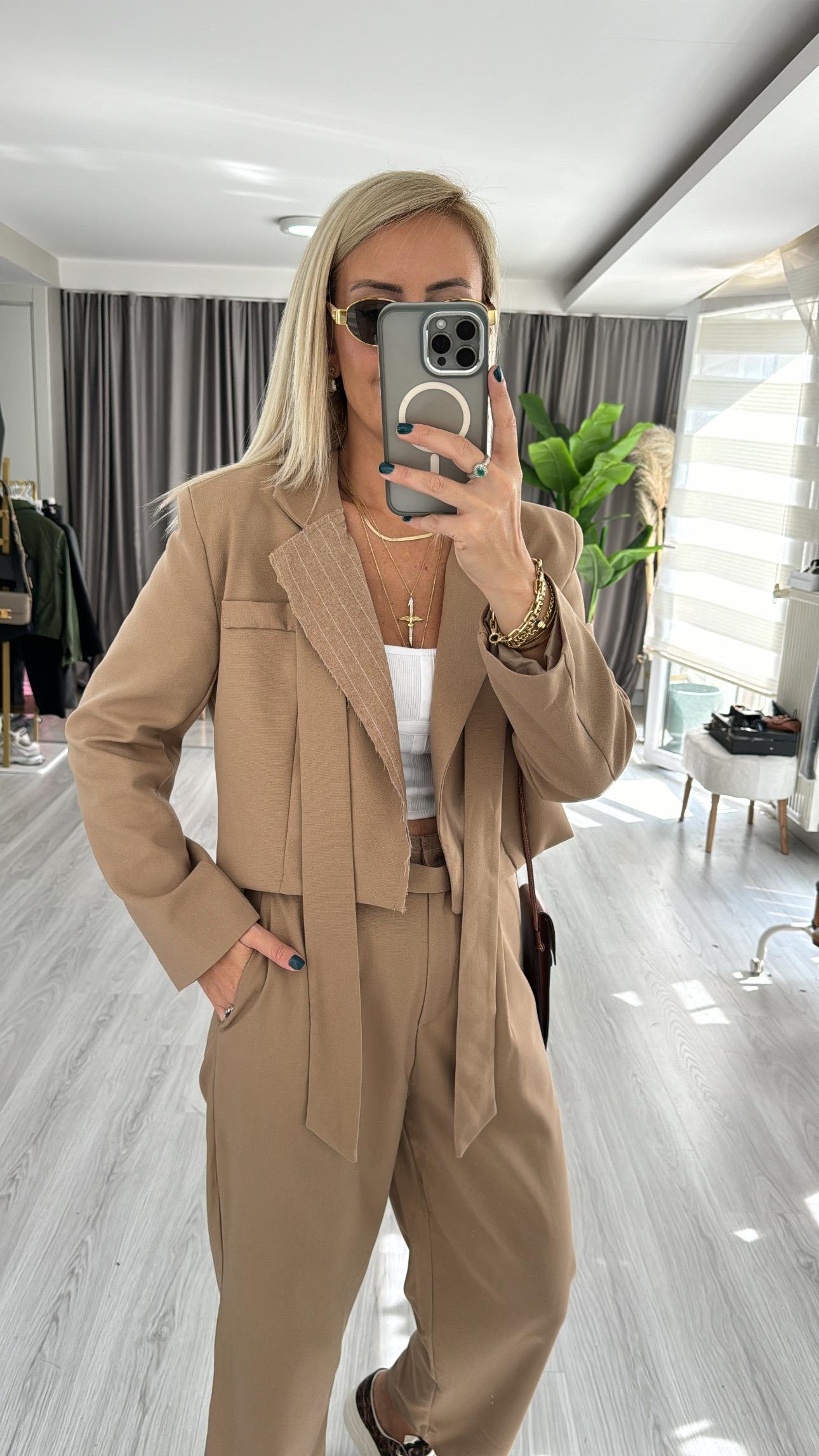 Orjinal Model Camel Crop Ceket Mix Pantolon Takım