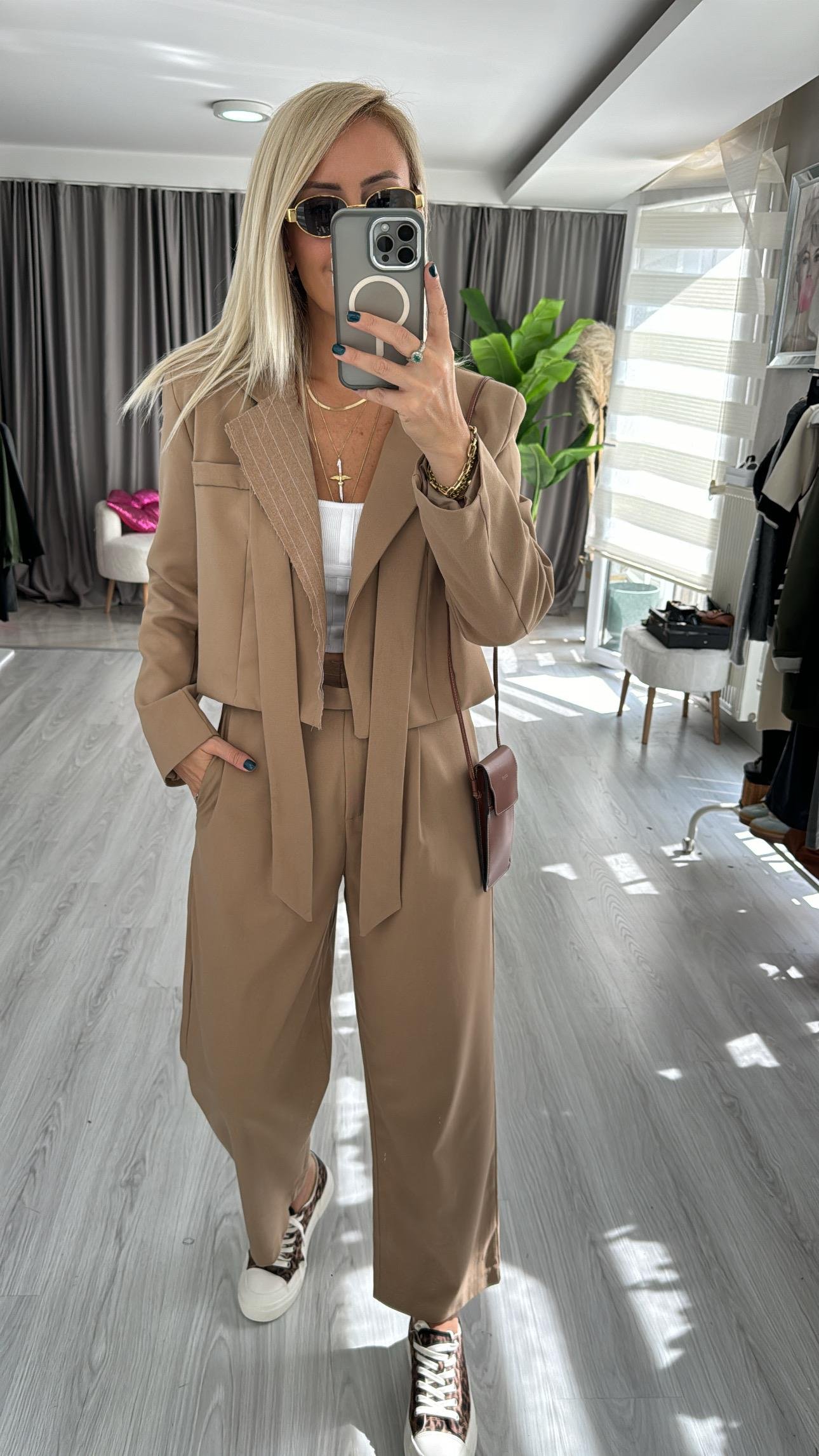 Orjinal Model Camel Crop Ceket Mix Pantolon Takım