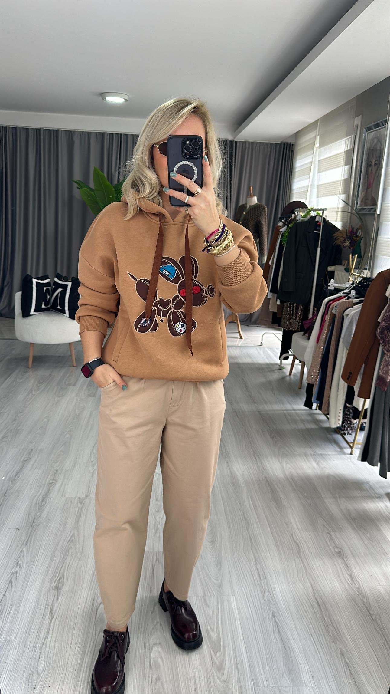 ORJİNAL MODEL ÖNÜ İŞLEMELİ  ŞARDONLU KAHVERENGİ SWEAT