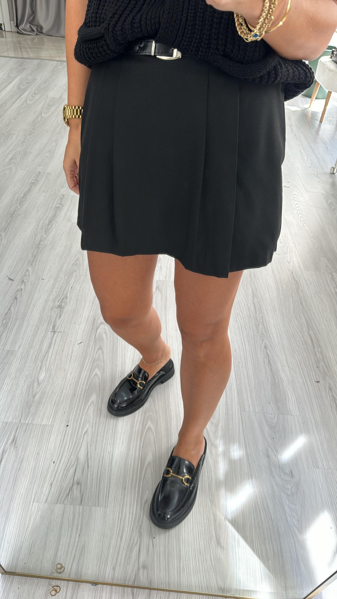 Pileli Siyah Şort Etek