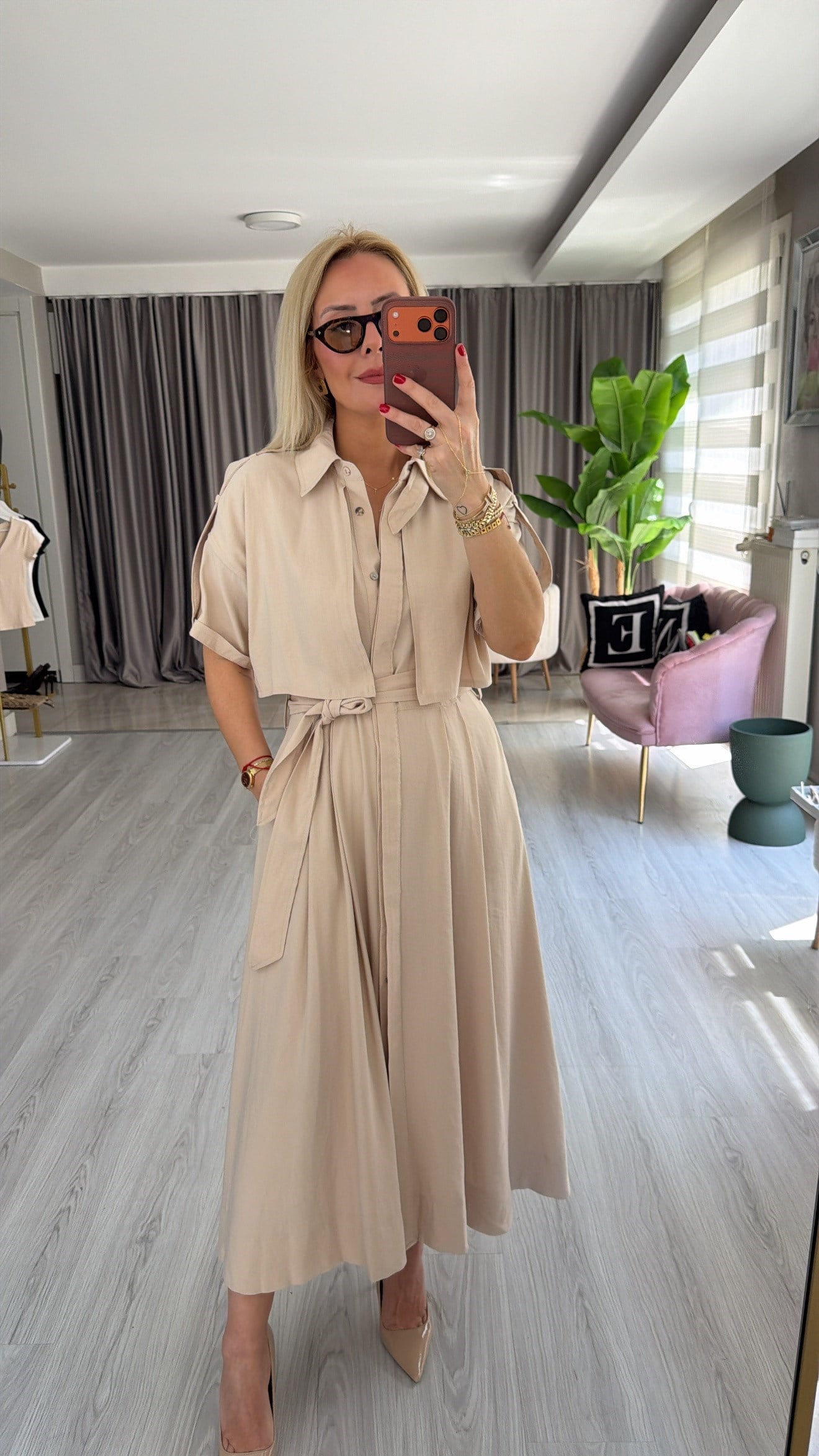 Premium Pelerin Detaylı Taş Rengi Elbise