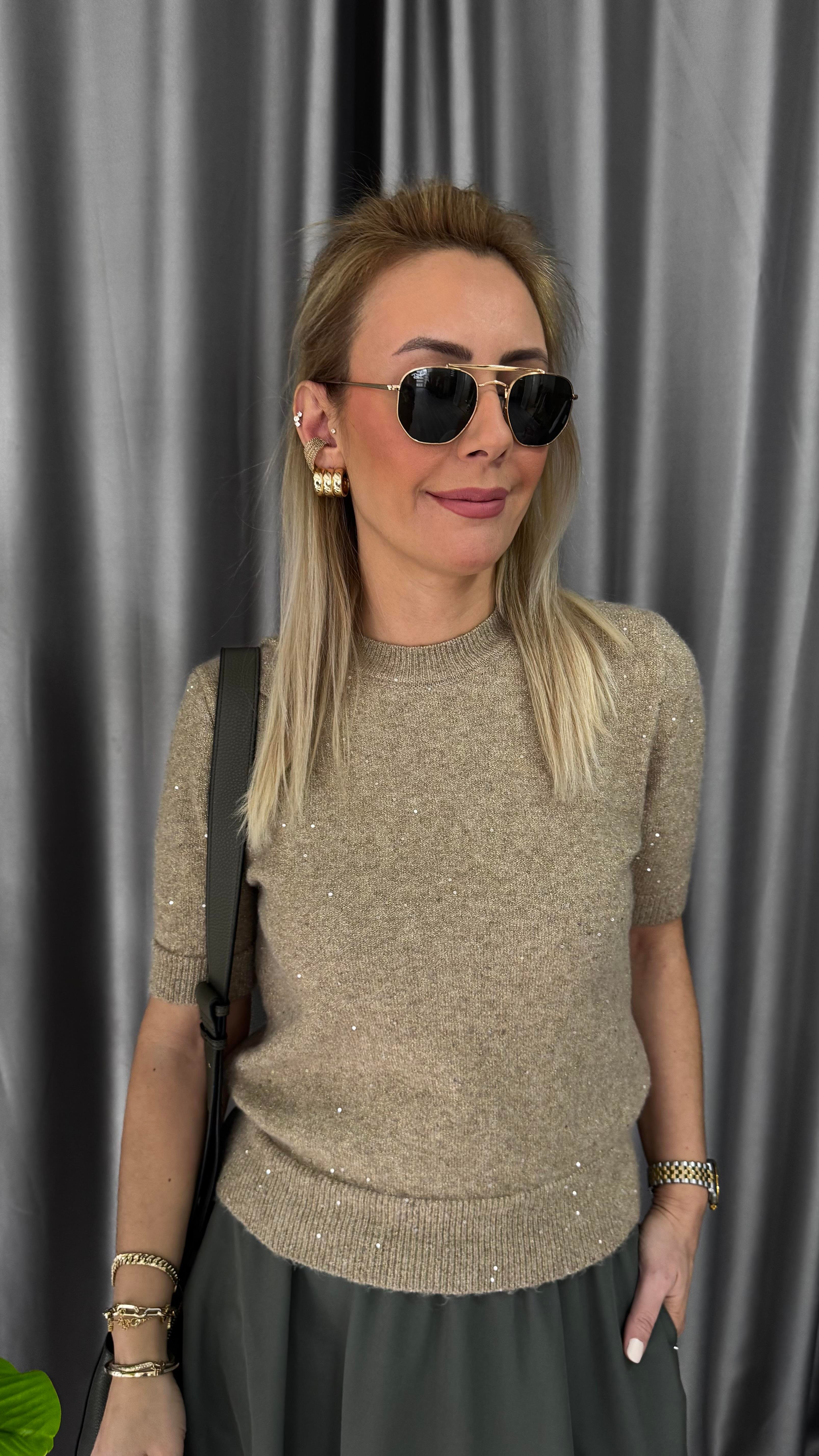 Pul Payet İşlemeli Camel Triko