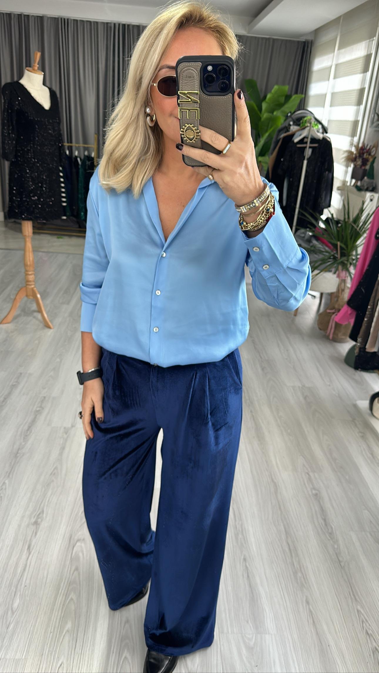 SEDEF DÜĞMELİ MAVİ SATEN GÖMLEK