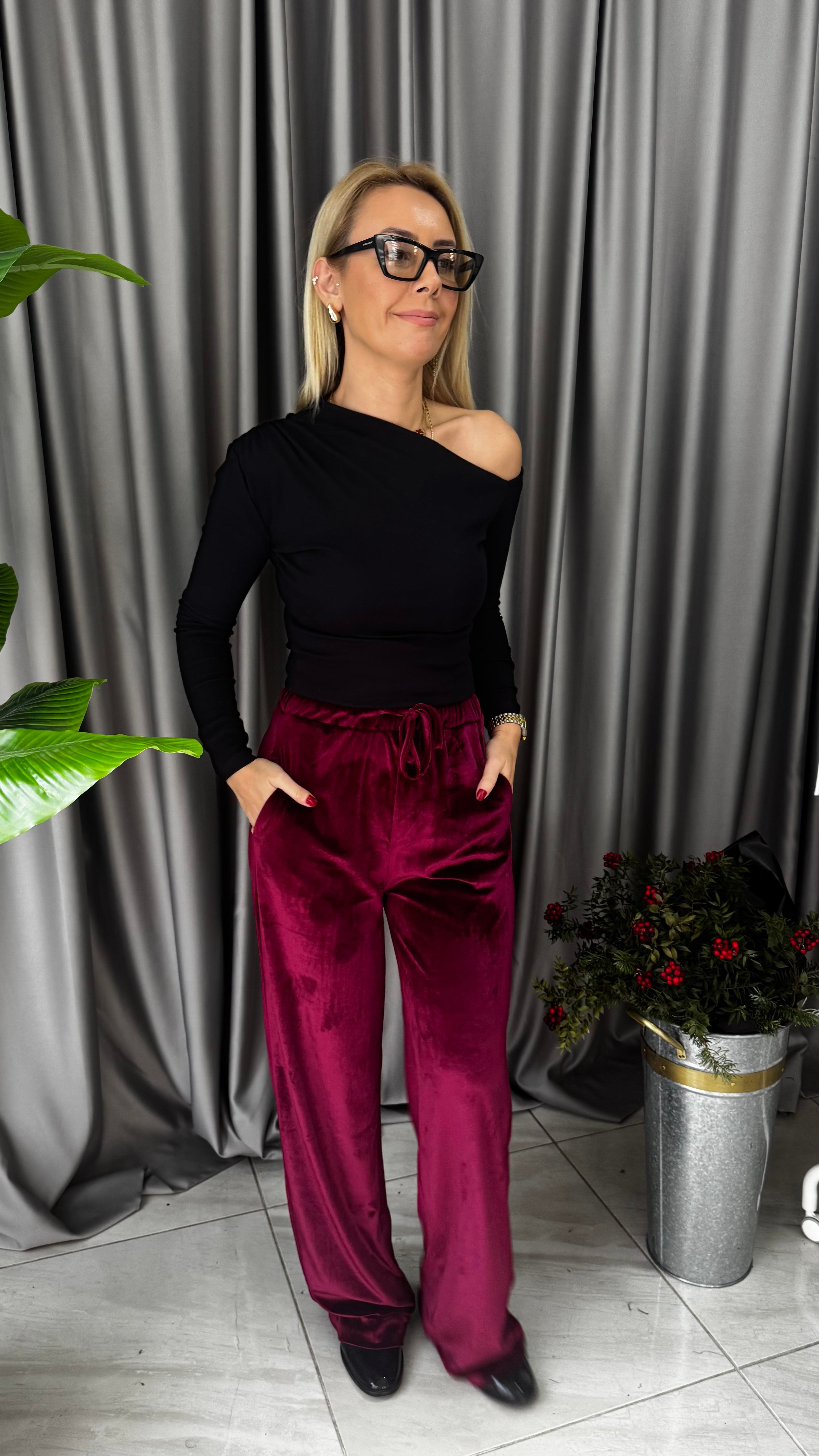 Tek Omuz Dekolteli Siyah Bluz