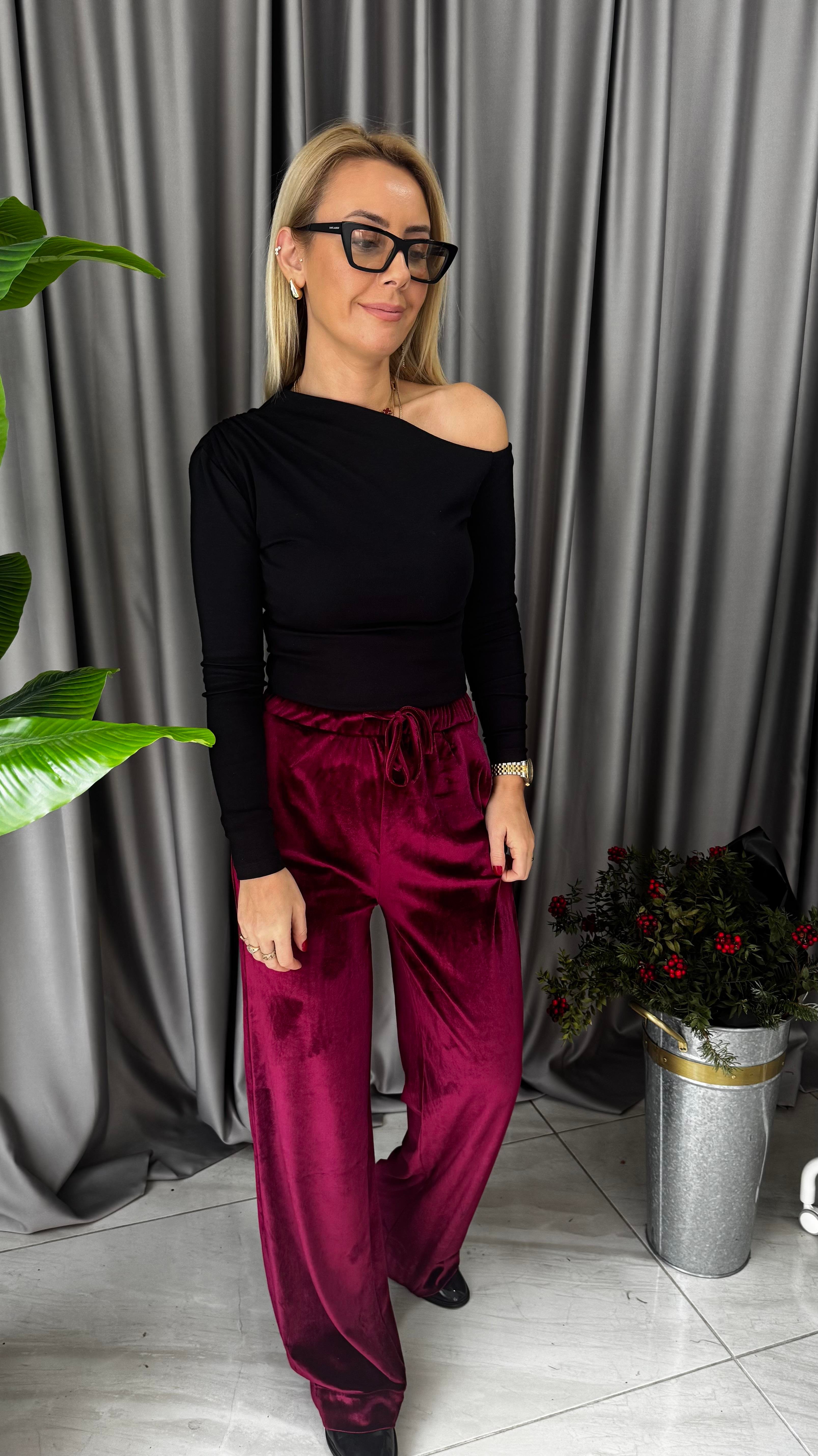 Tek Omuz Dekolteli Siyah Bluz