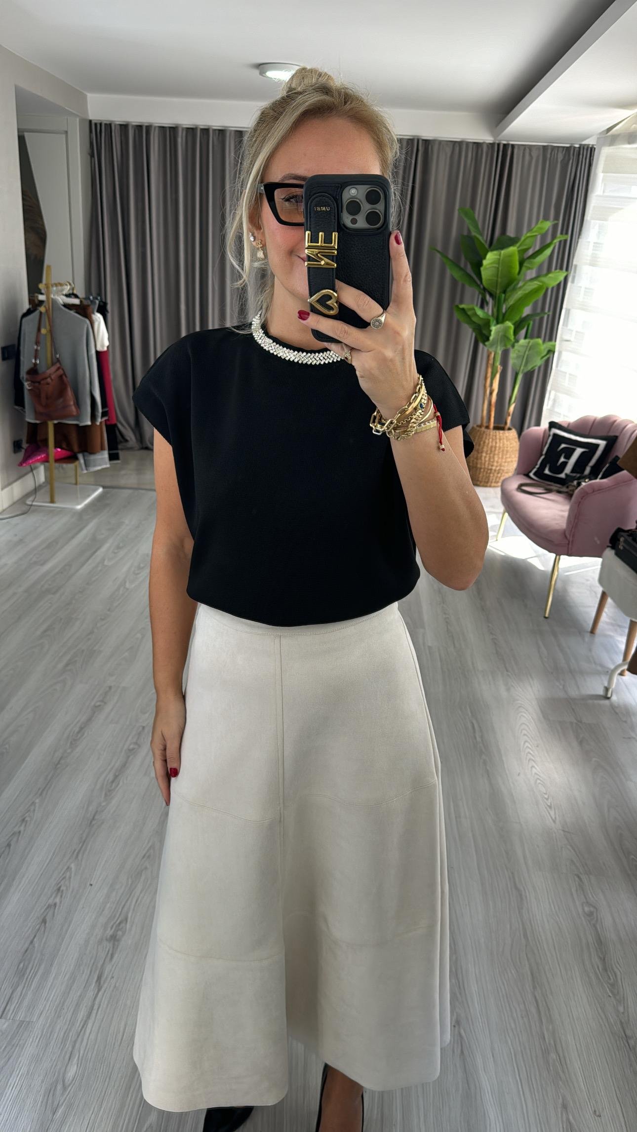 Yakası Taşlı Çelik Örme Siyah Bluz 