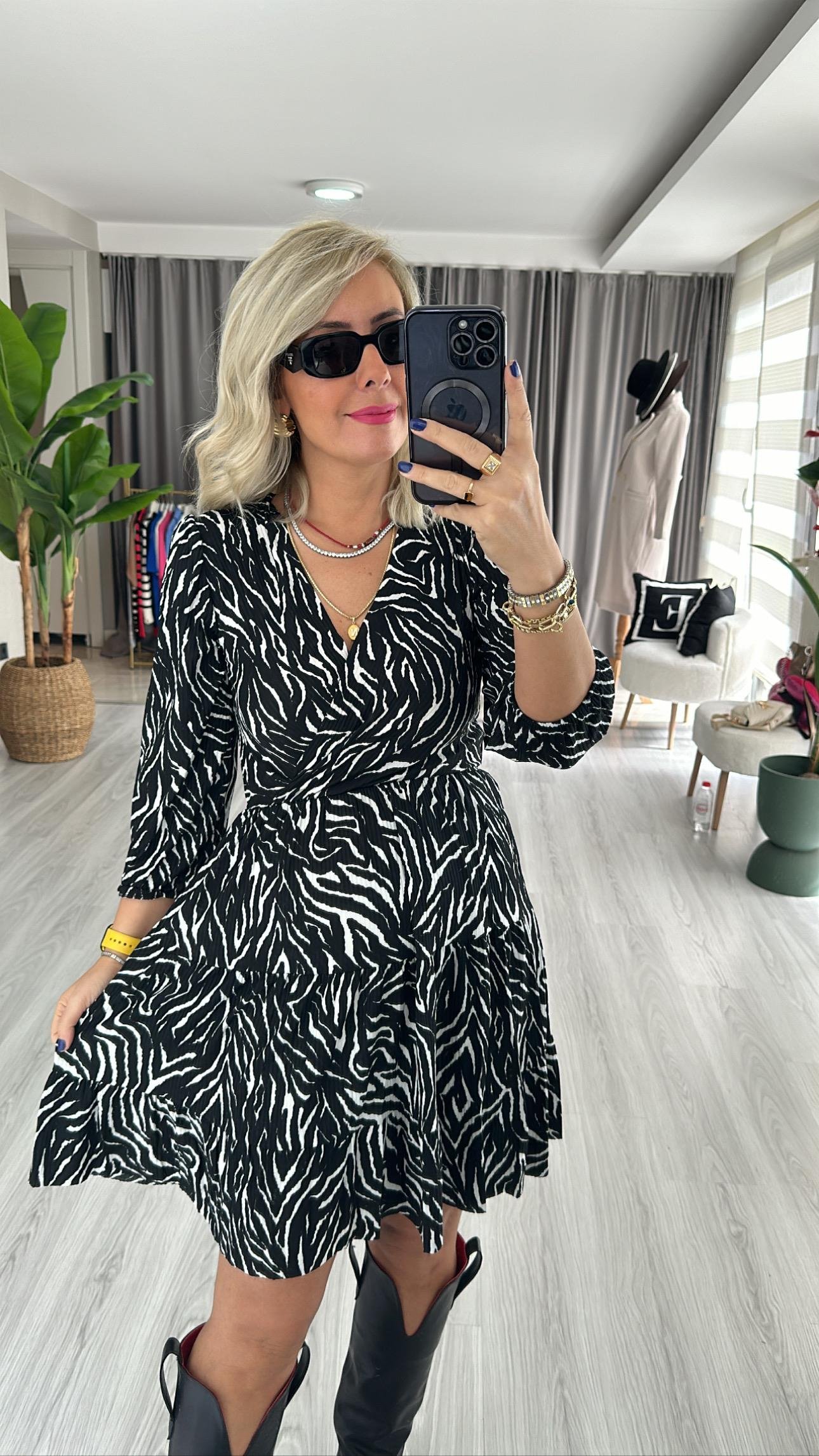 ZEBRA DESEN SİYAH ELBİSE