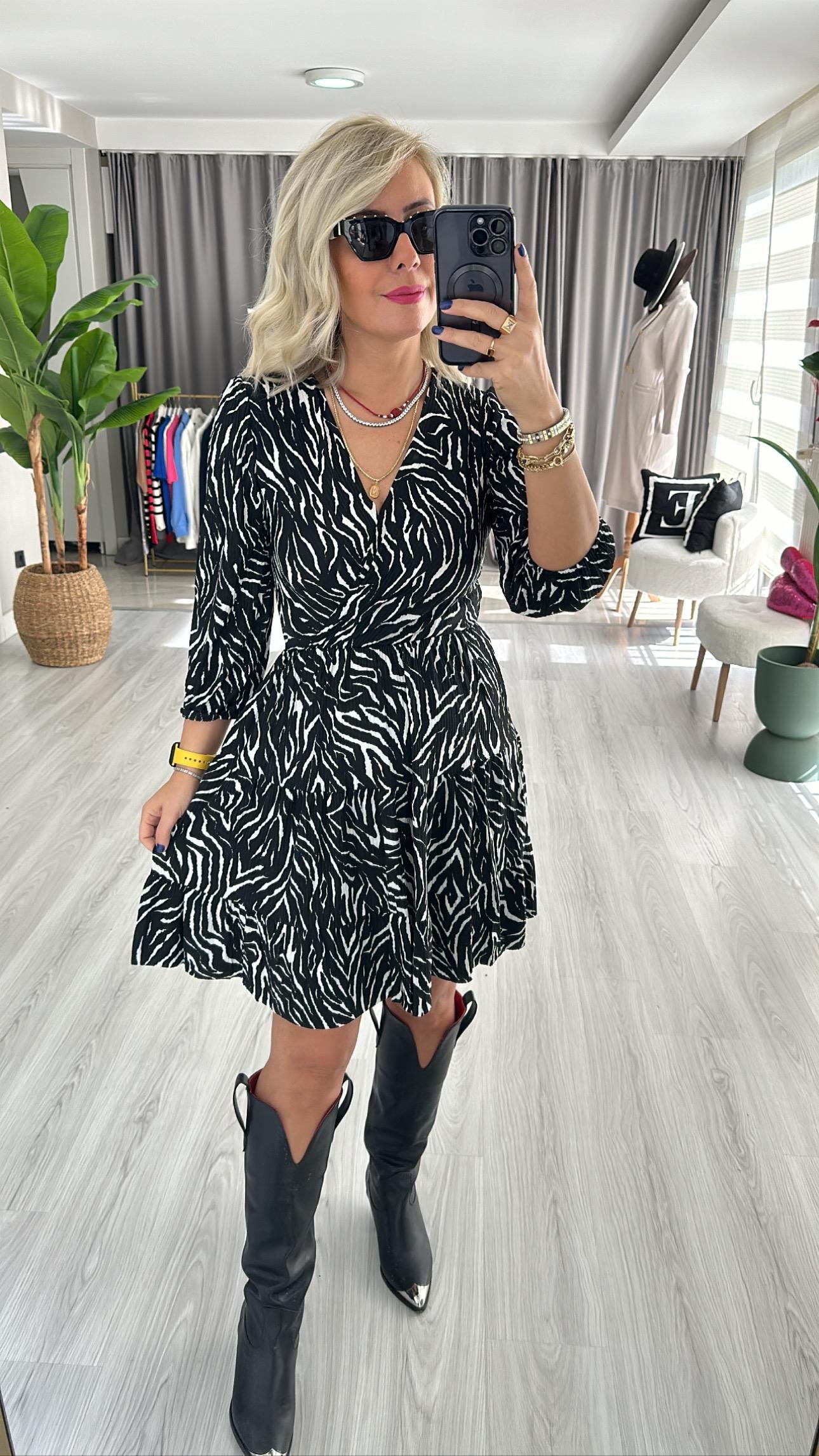 ZEBRA DESEN SİYAH ELBİSE