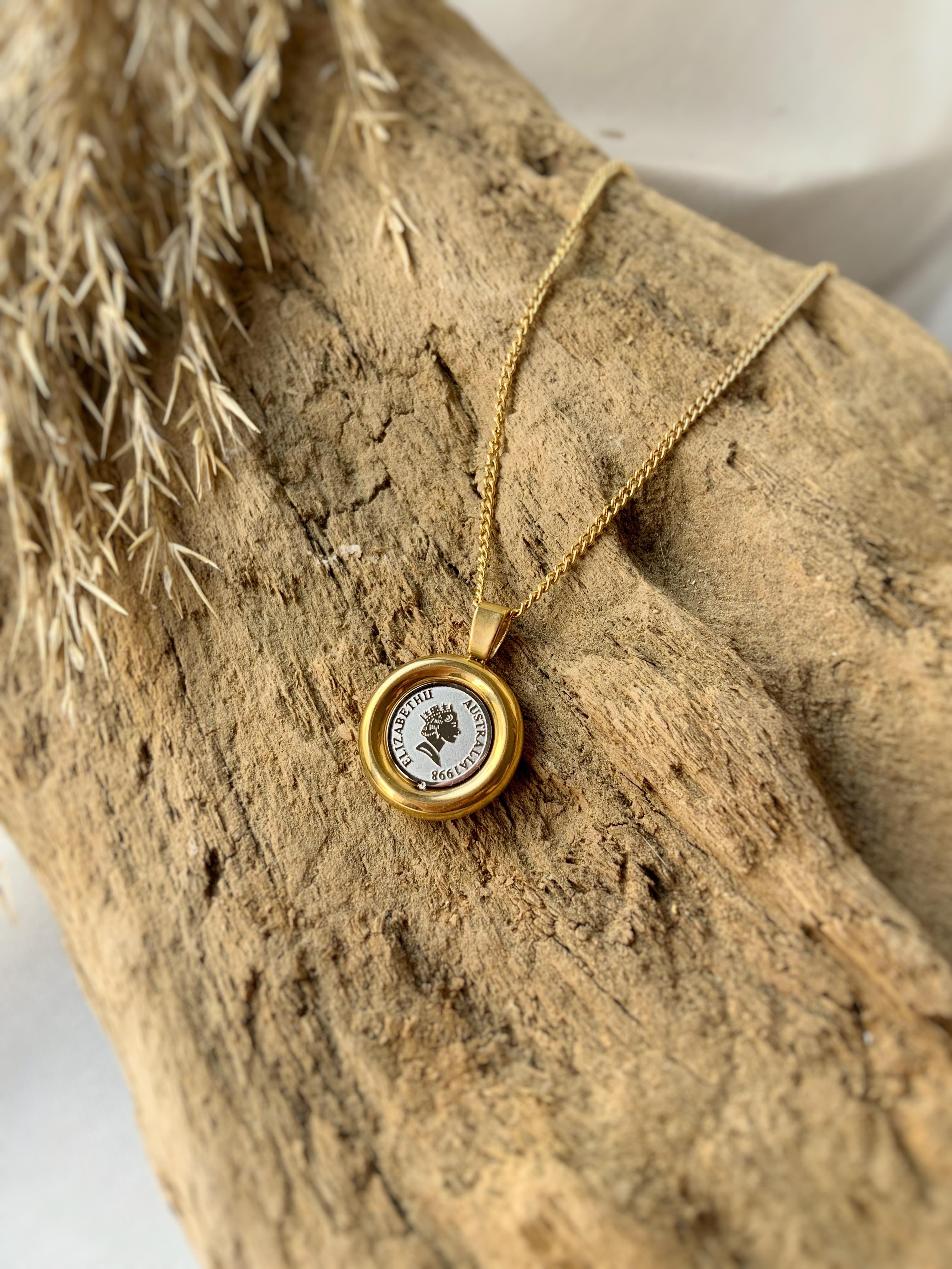 Elizabeth Madalyon Kolye