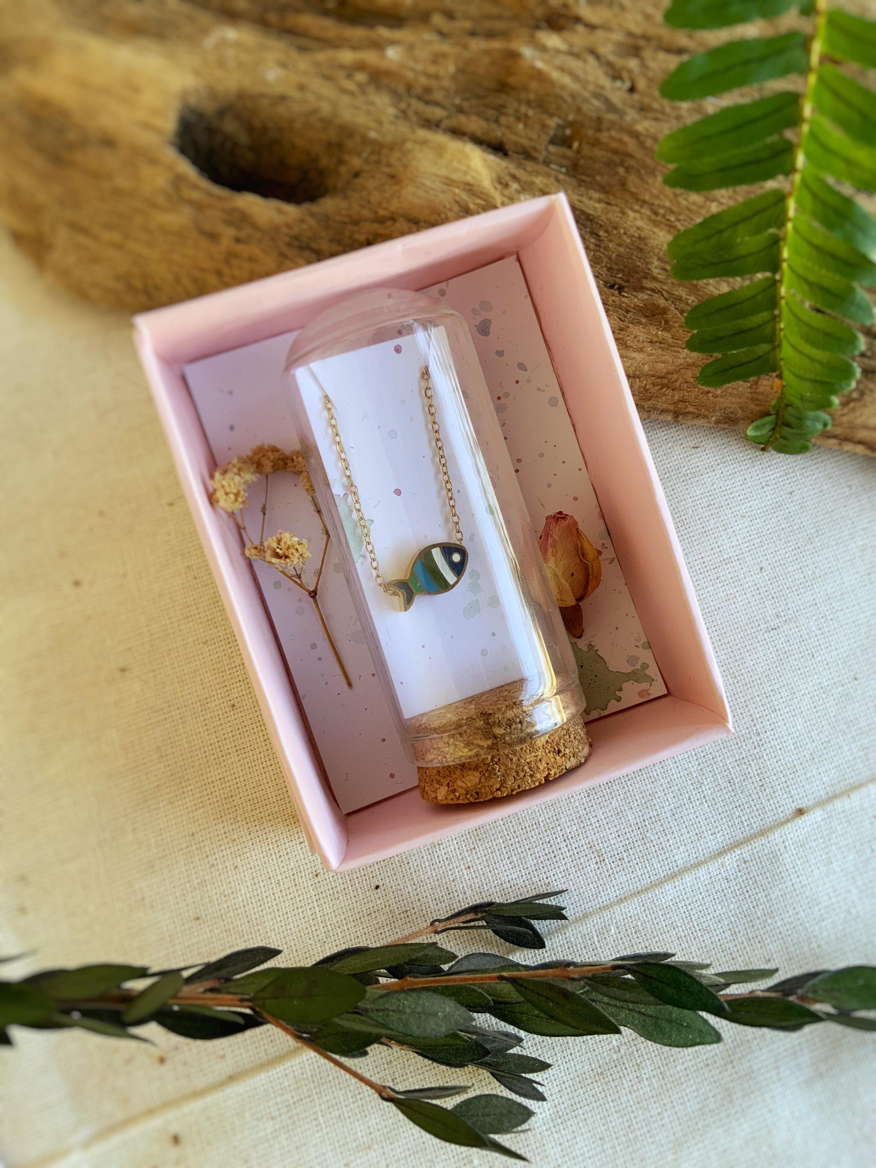 Mineli Çelik Balık Kolye