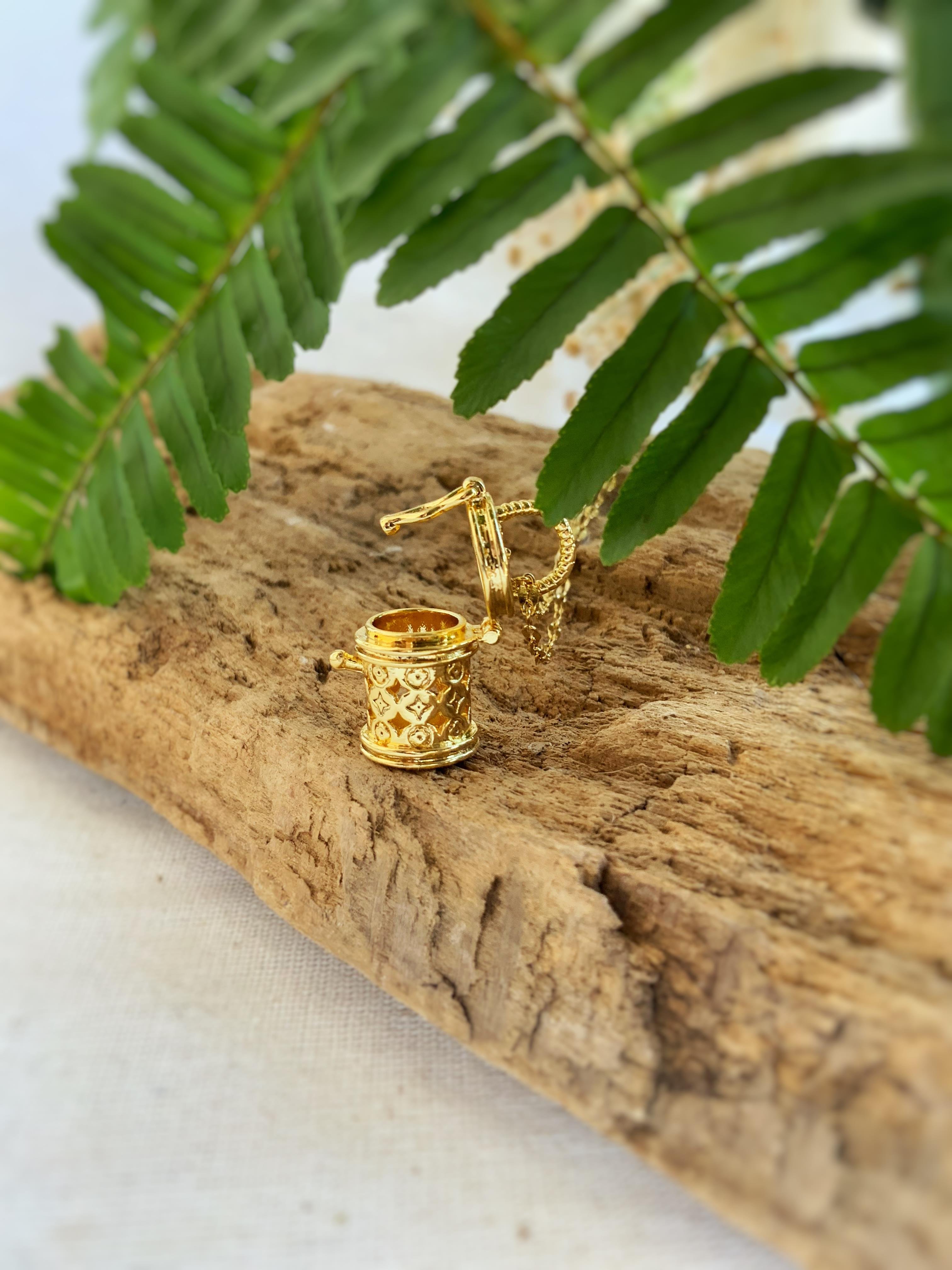 Sanduka Çelik Kolye