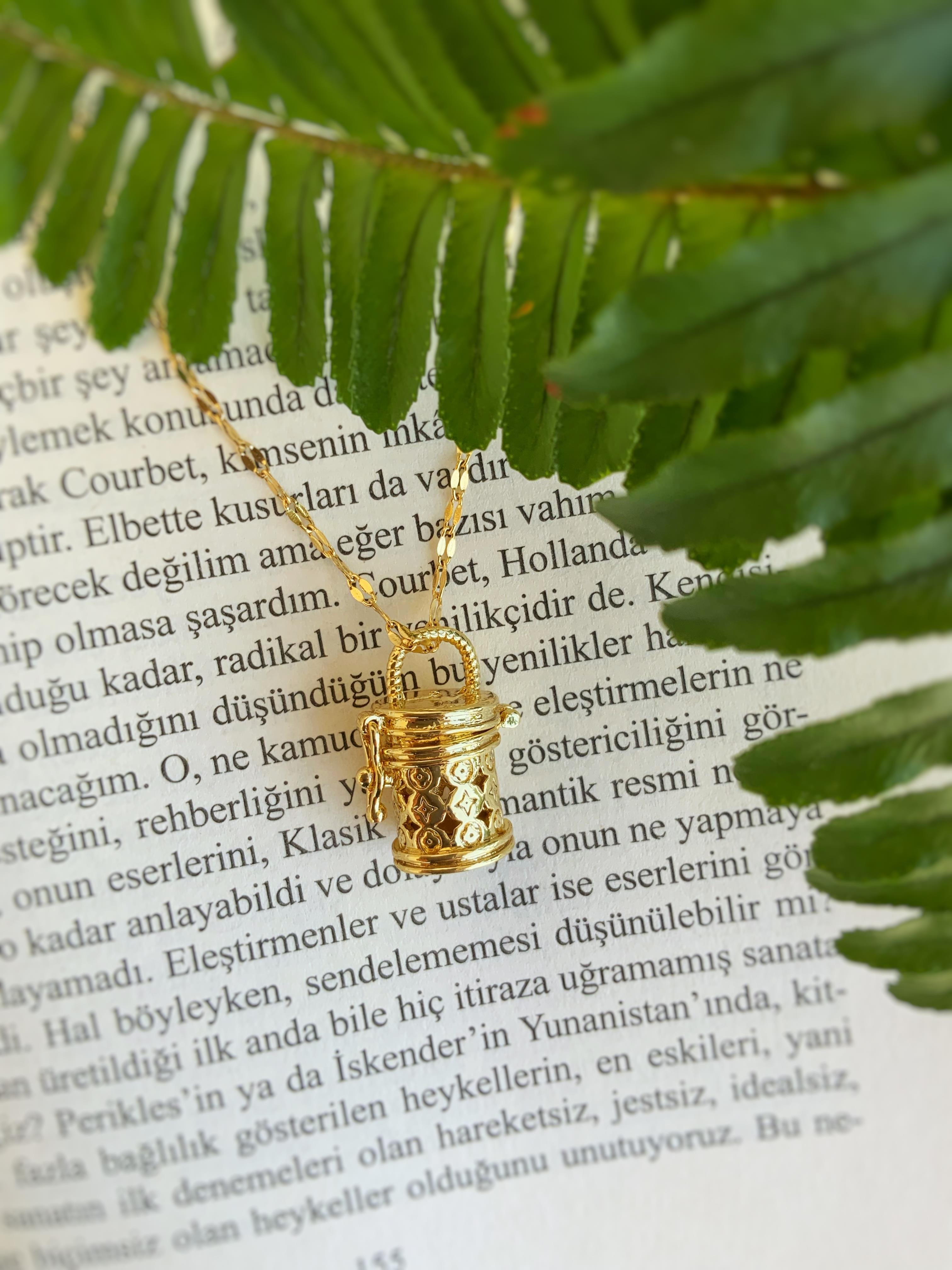 Sanduka Çelik Kolye