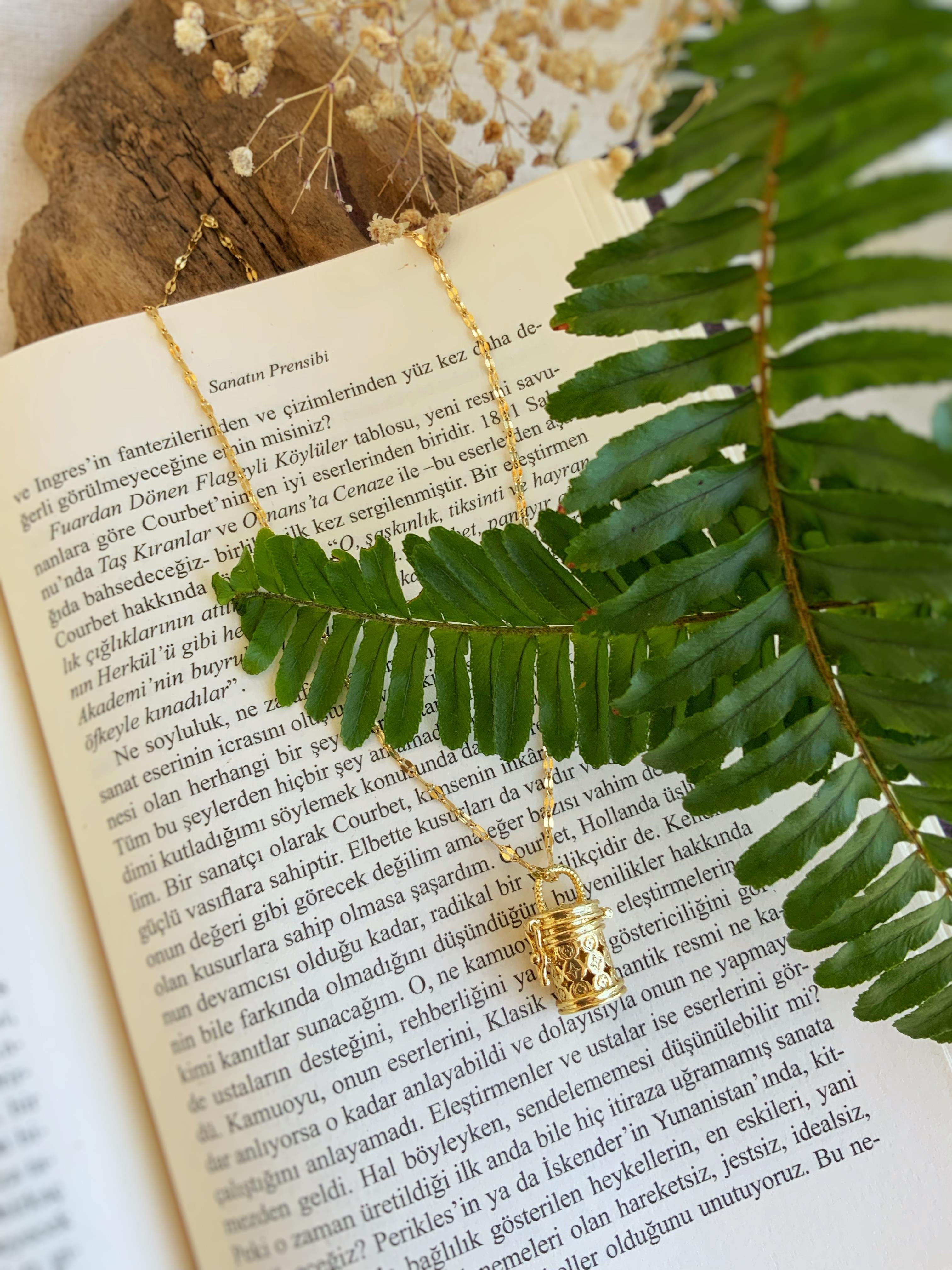 Sanduka Çelik Kolye