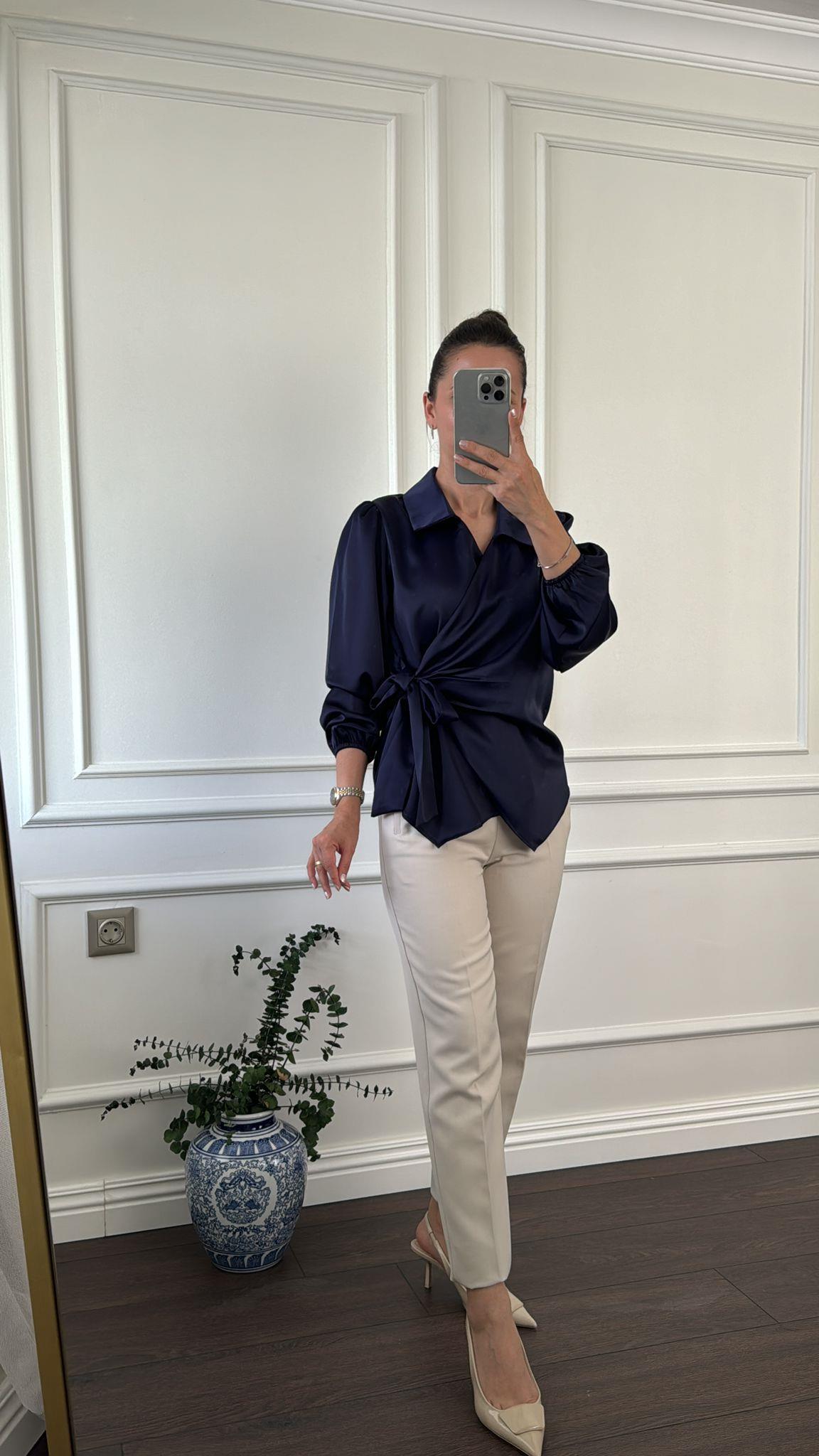 BLUZBüşceSATEN ÖNDEN BAĞLAMALI BLUZ LACİVERT