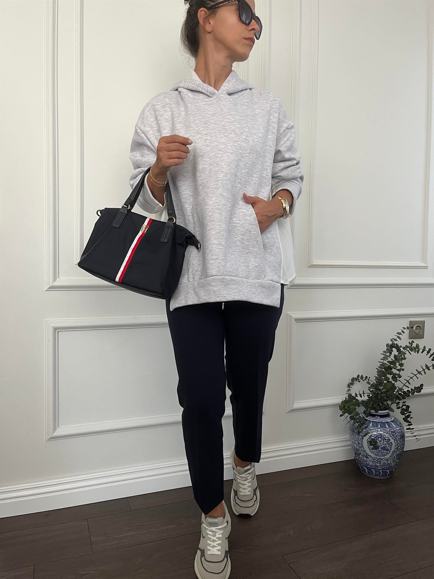 GÖMLEK DETAYLI GRİ SWEAT