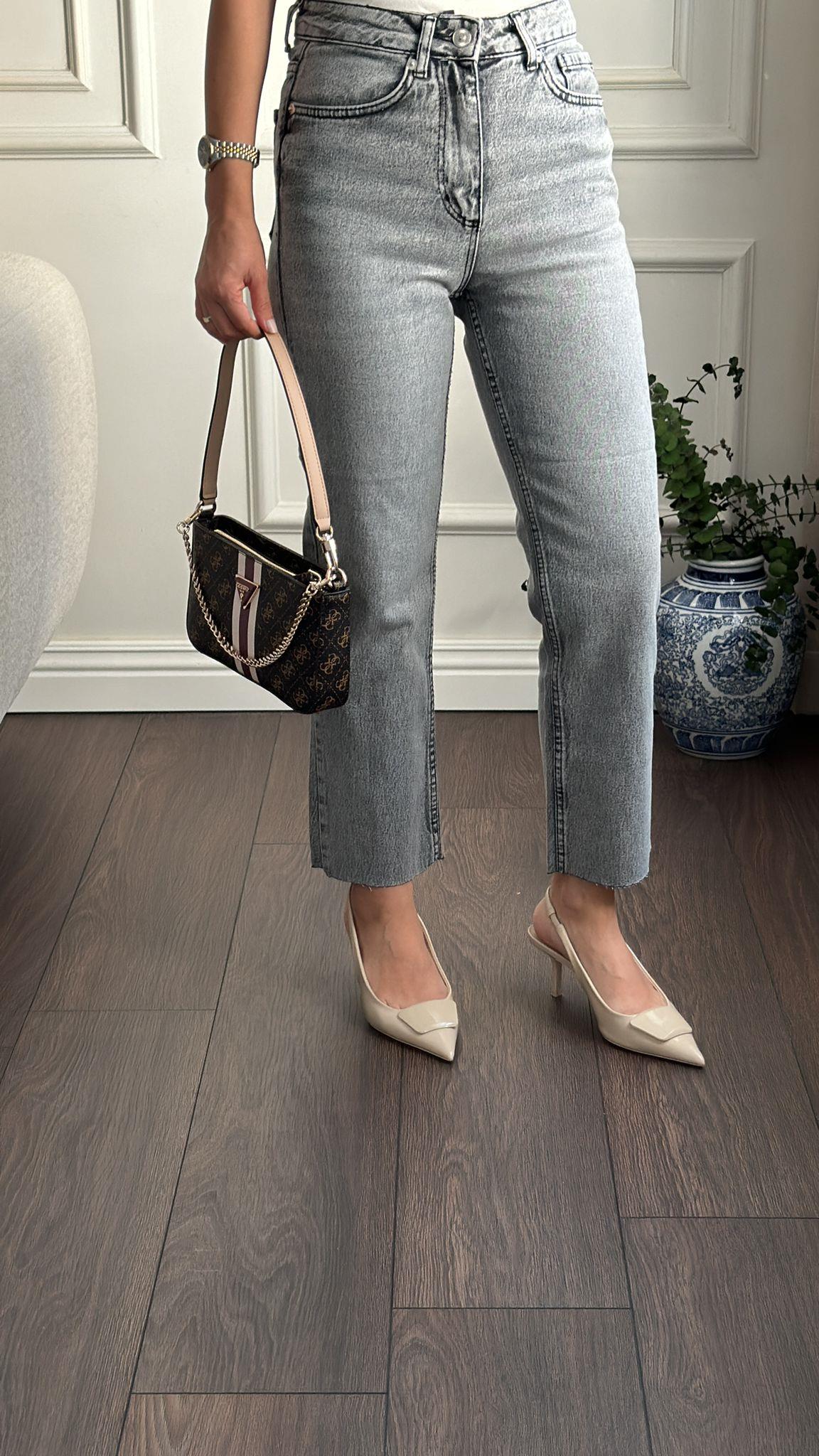 PANTOLONBüşceZR BOYFİT JEAN AÇIK GRİ KESİK PAÇA