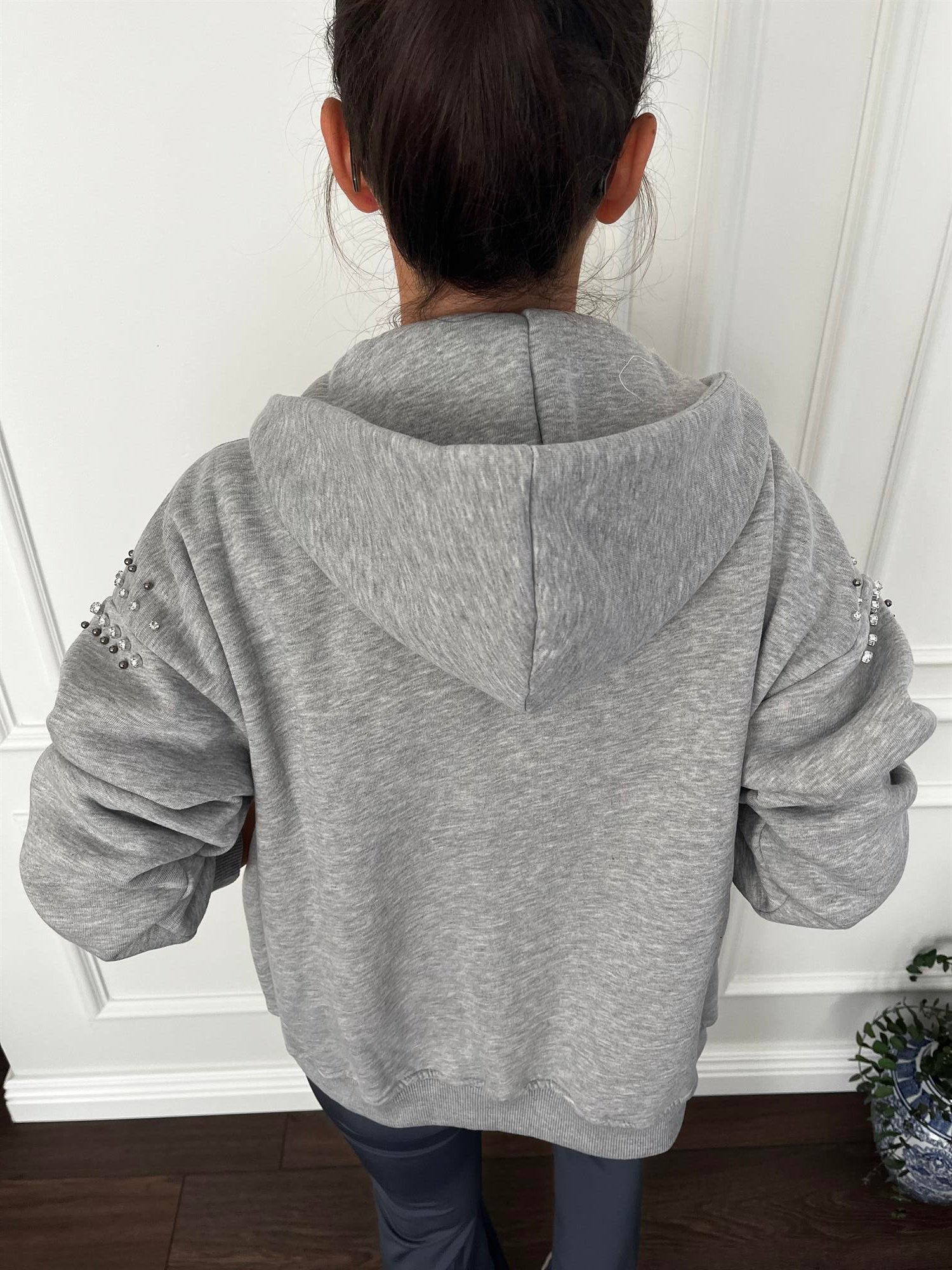 SWEAT TAŞLI GRİ